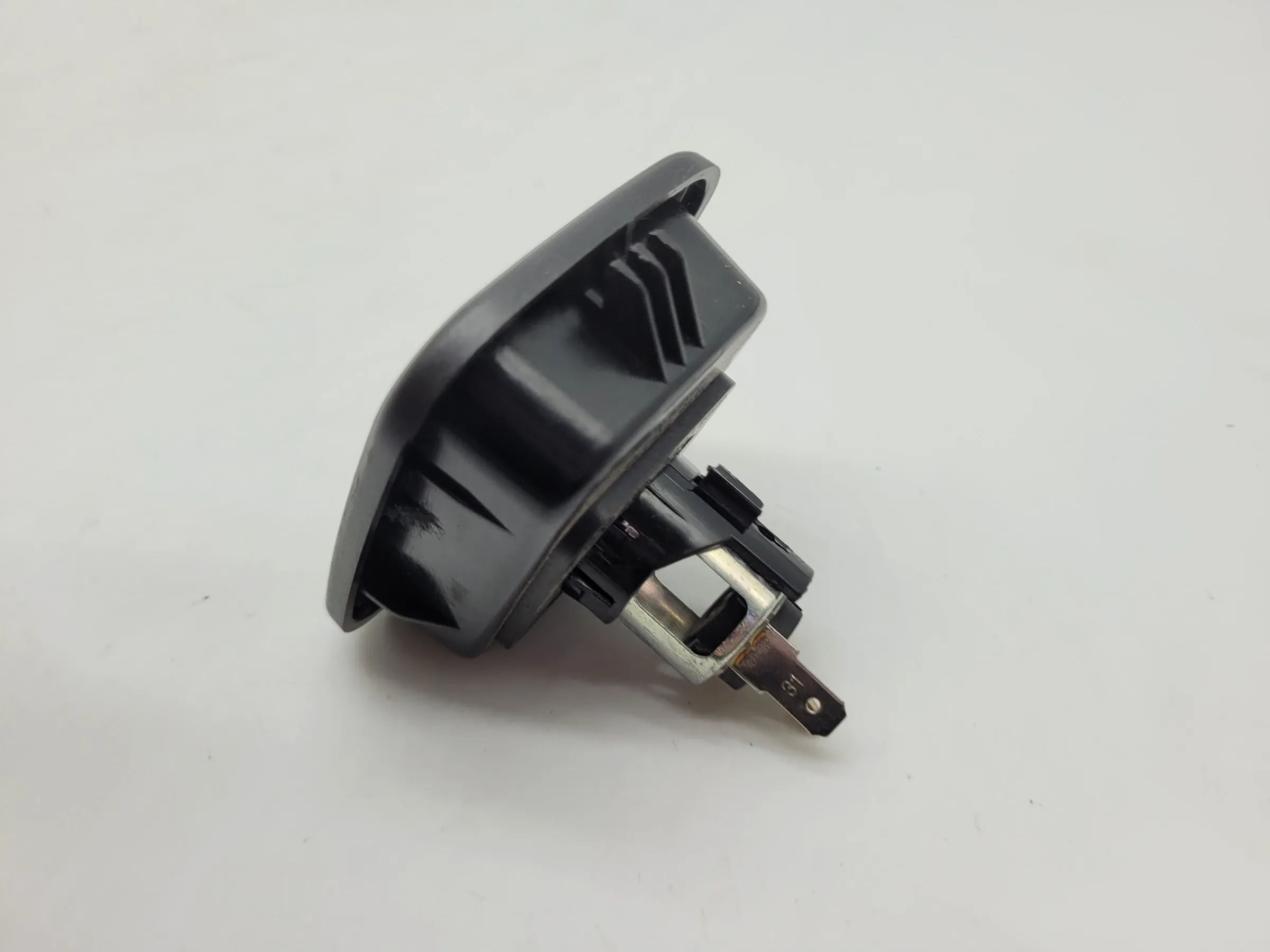BMW 3er E90/E91 12V Bordspannung Steckdose Kofferraum 51.47-7143111 Original