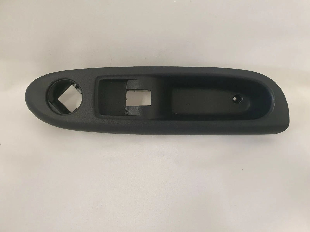 ⭐⭐⭐ оригинальная накладка двери Renault Clio II передняя правая 8200084005 ⭐⭐⭐