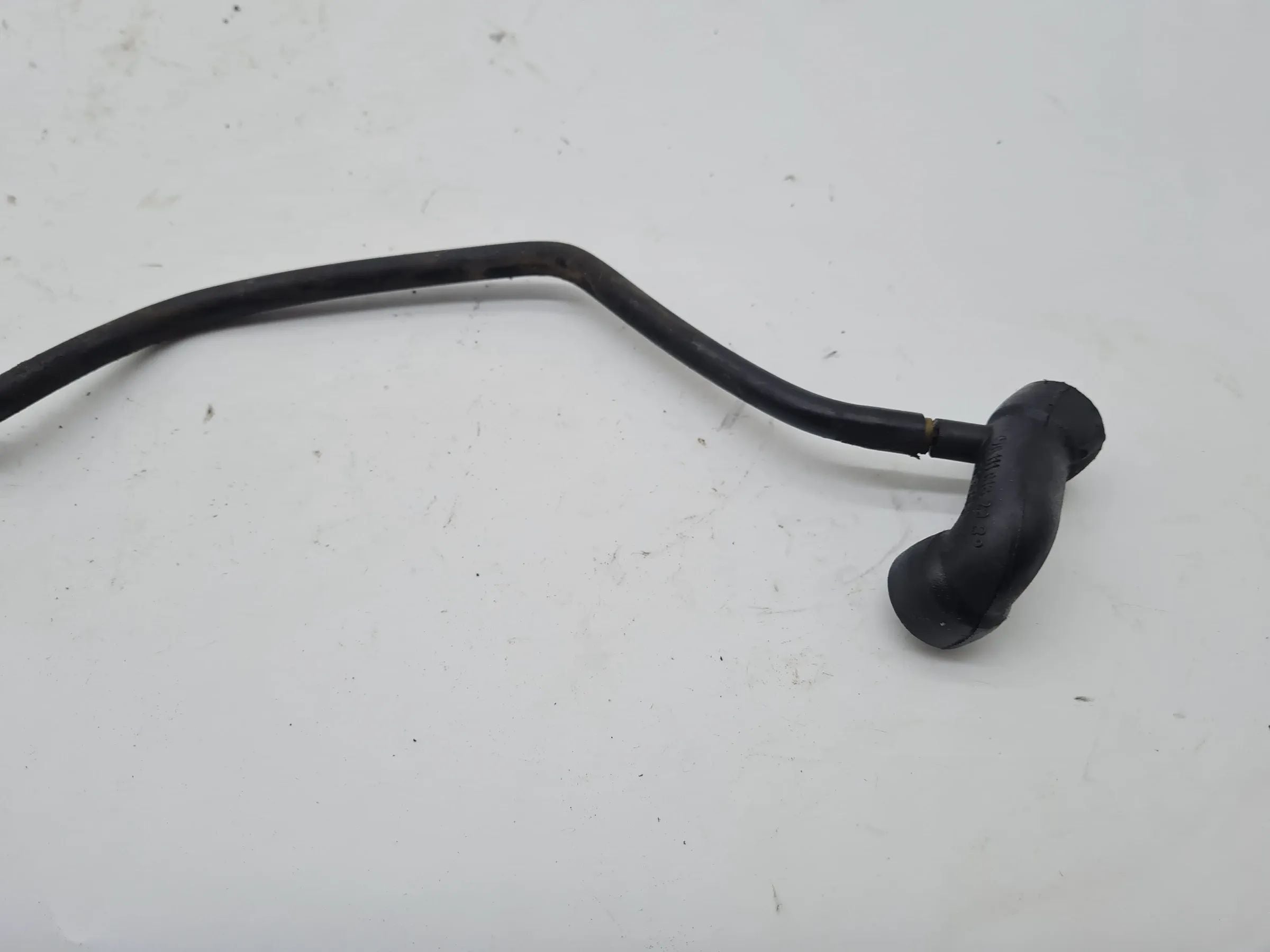 สายท่อยางกล่องเครื่องยนต์ Mercedes C-Klasse CL203 ของแท้ M111.955 A1110182982