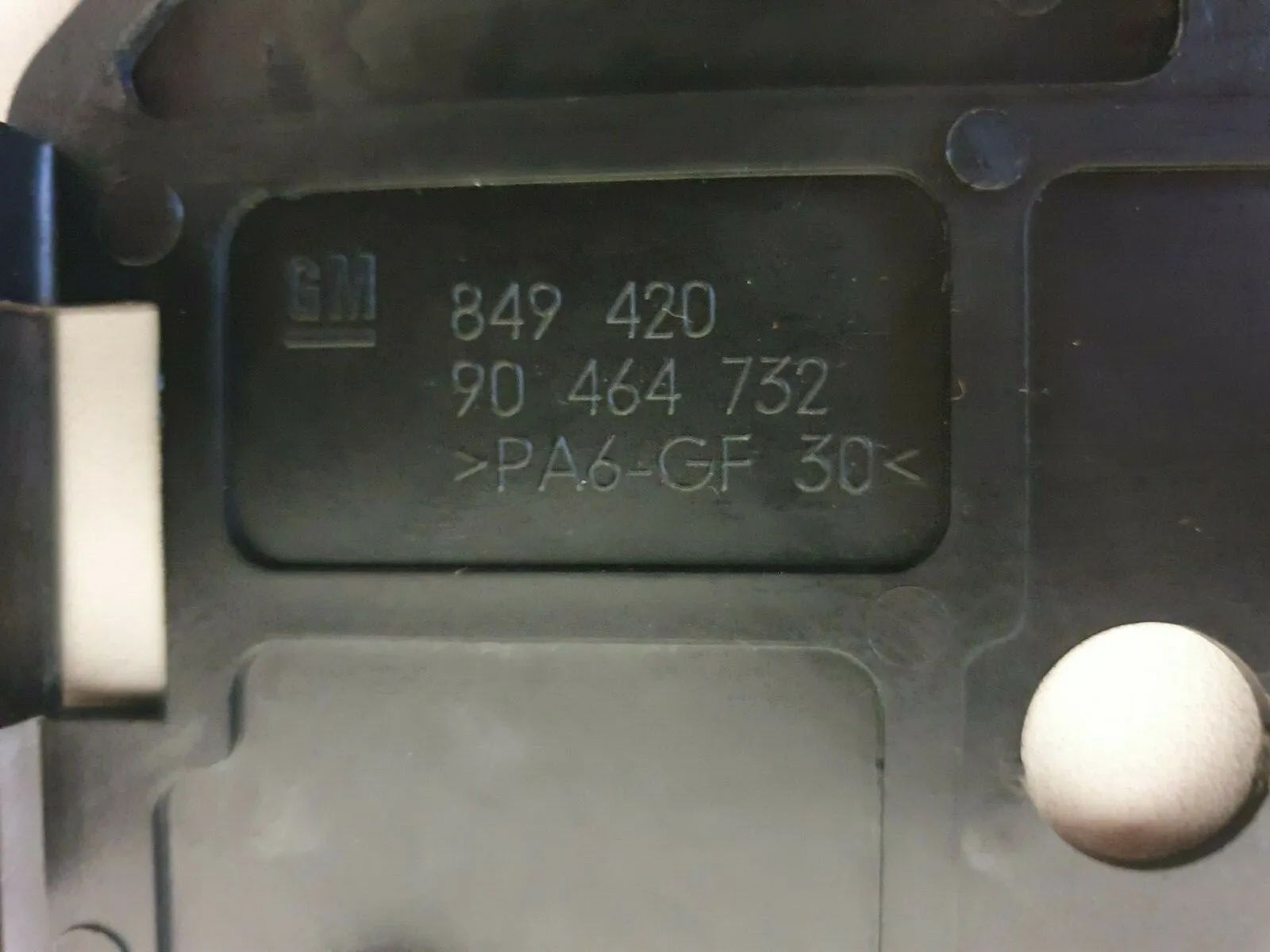 純正 Opel Corsa 部品番号849420 90464732 ホルダー