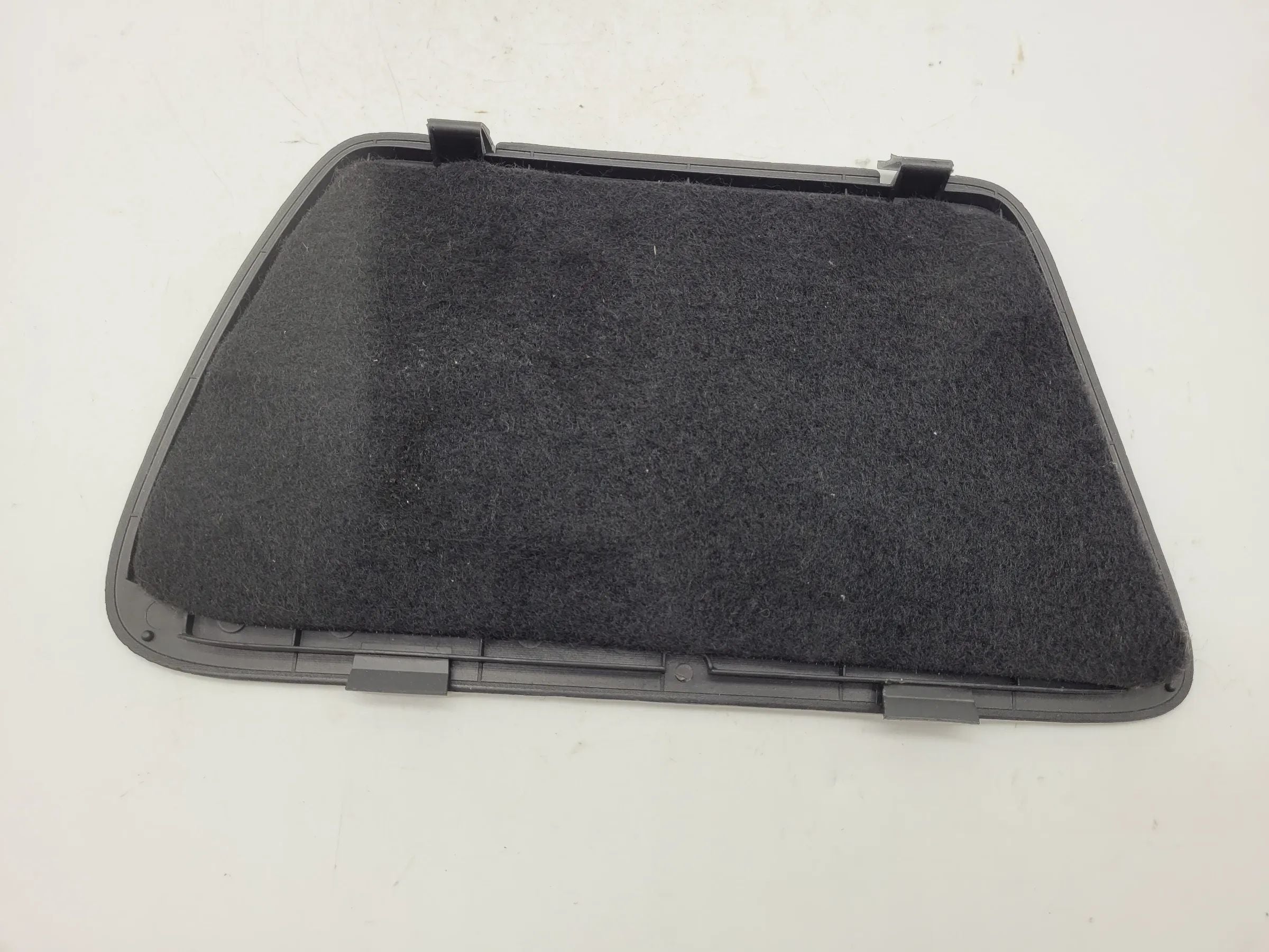 ฝาครอบห้องเก็บของท้ายรถ Mini One R50/R53 ของแท้ ฝั่งขวา 51.43-1503472