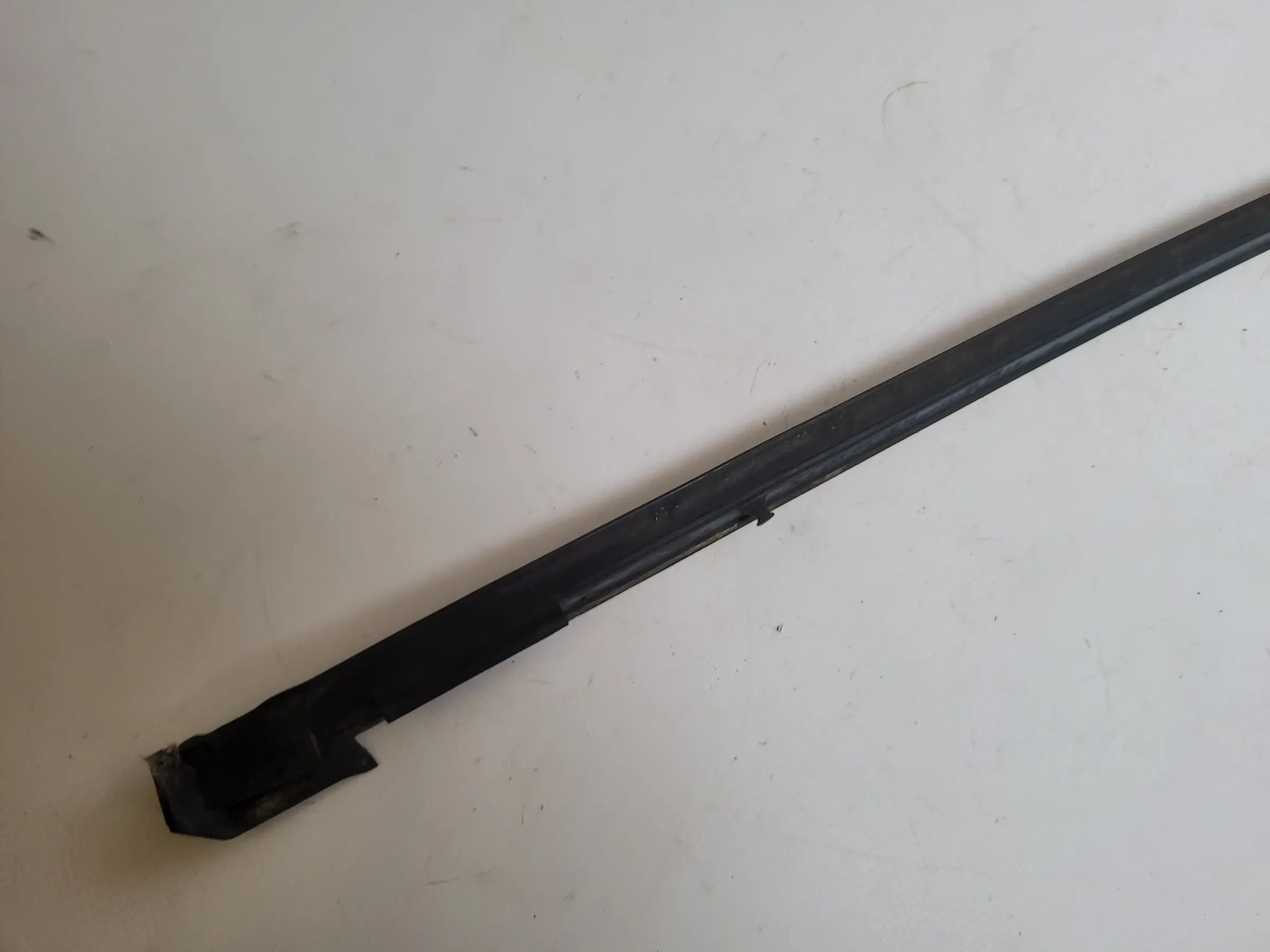 Original Mercedes C-Klasse CL203 Leiste Dichtung Rechts A2036983098
