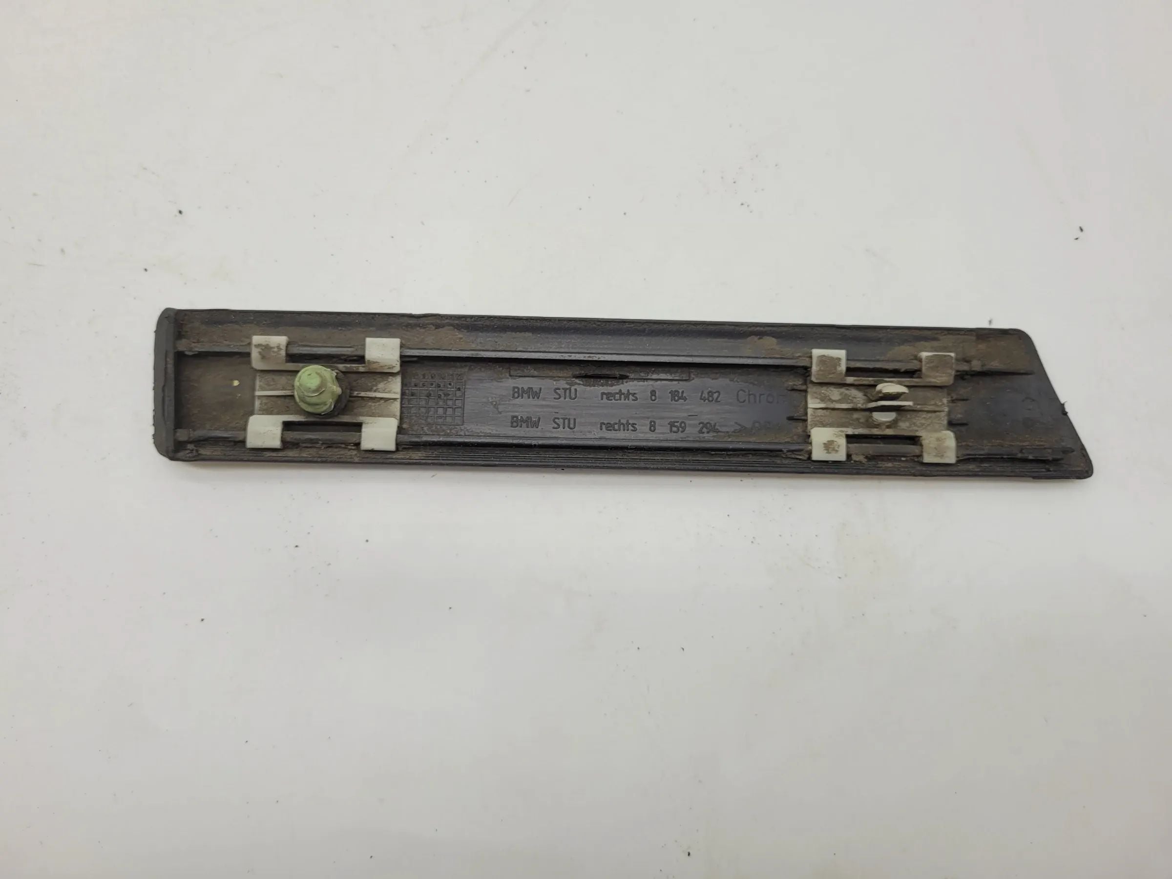 Original BMW 5er (E39) Zierleiste Stoßleiste Kotflügel Rechts, 8184482