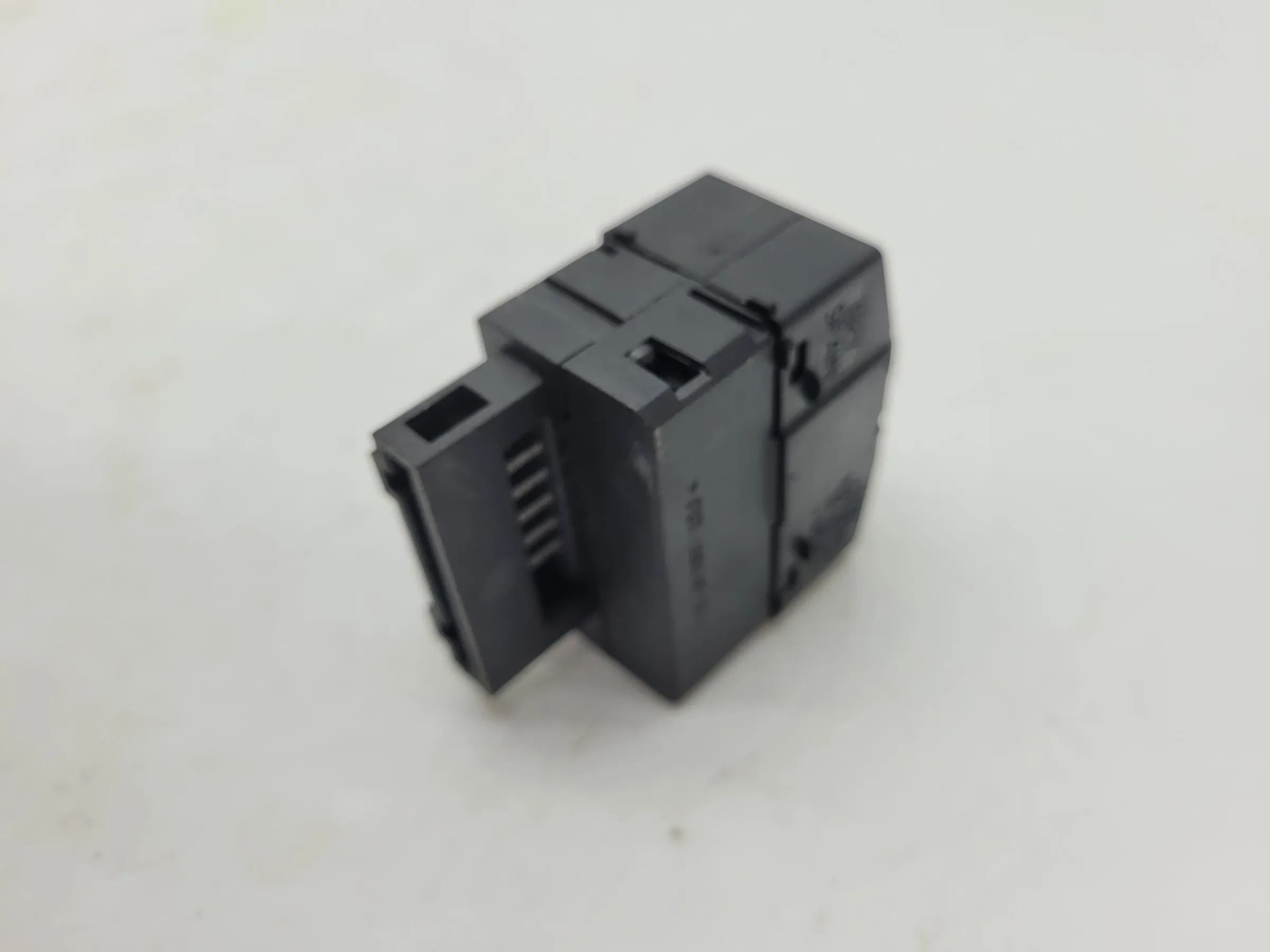 Audi A3 S3/8L Lautsprecher Subwoofer 8L0035381A Original