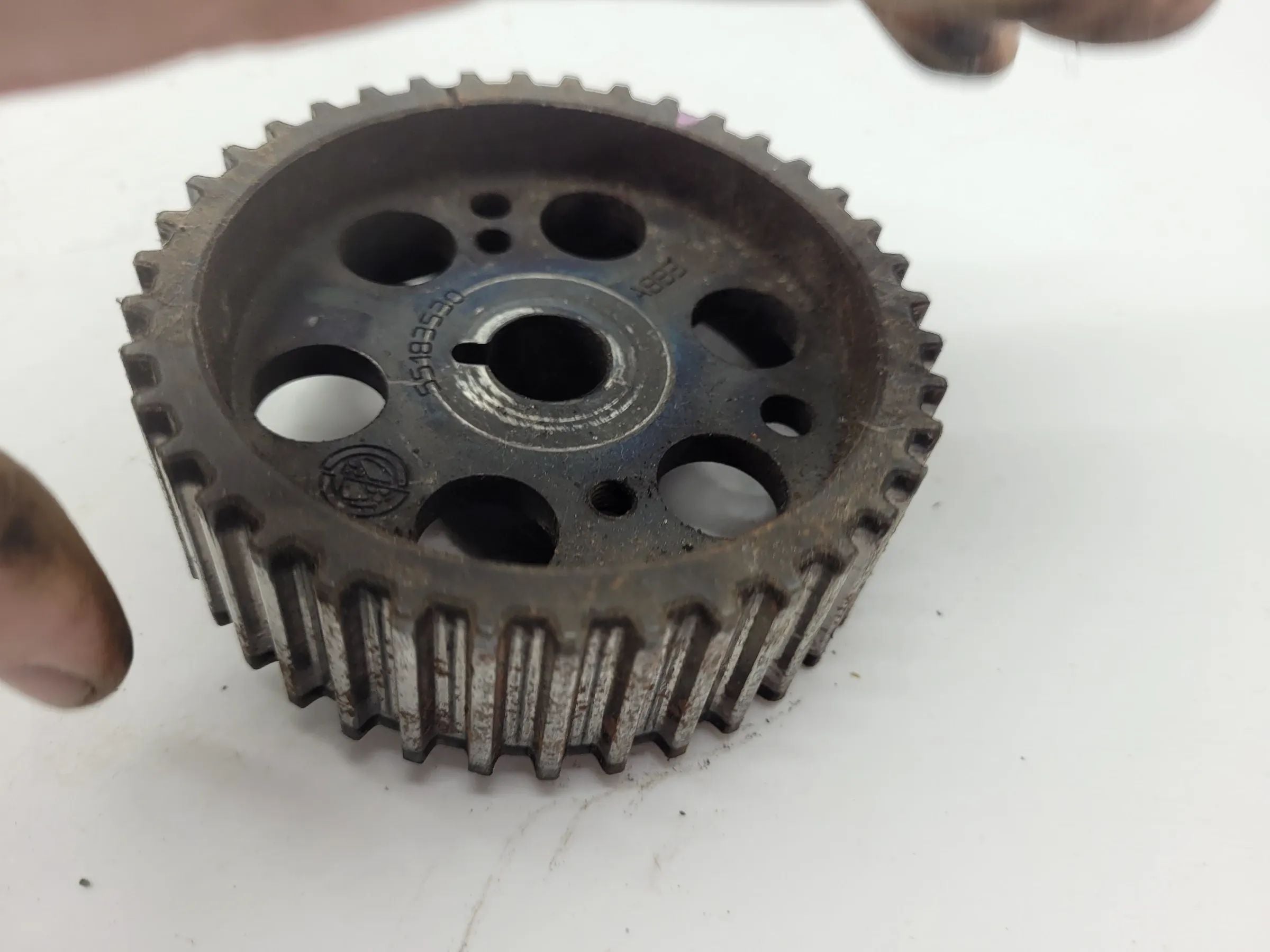 Alfa Romeo Fiat Lancia 2.0, 1.6 JTDM Einspritzpumpe Riemenscheibe 55183530