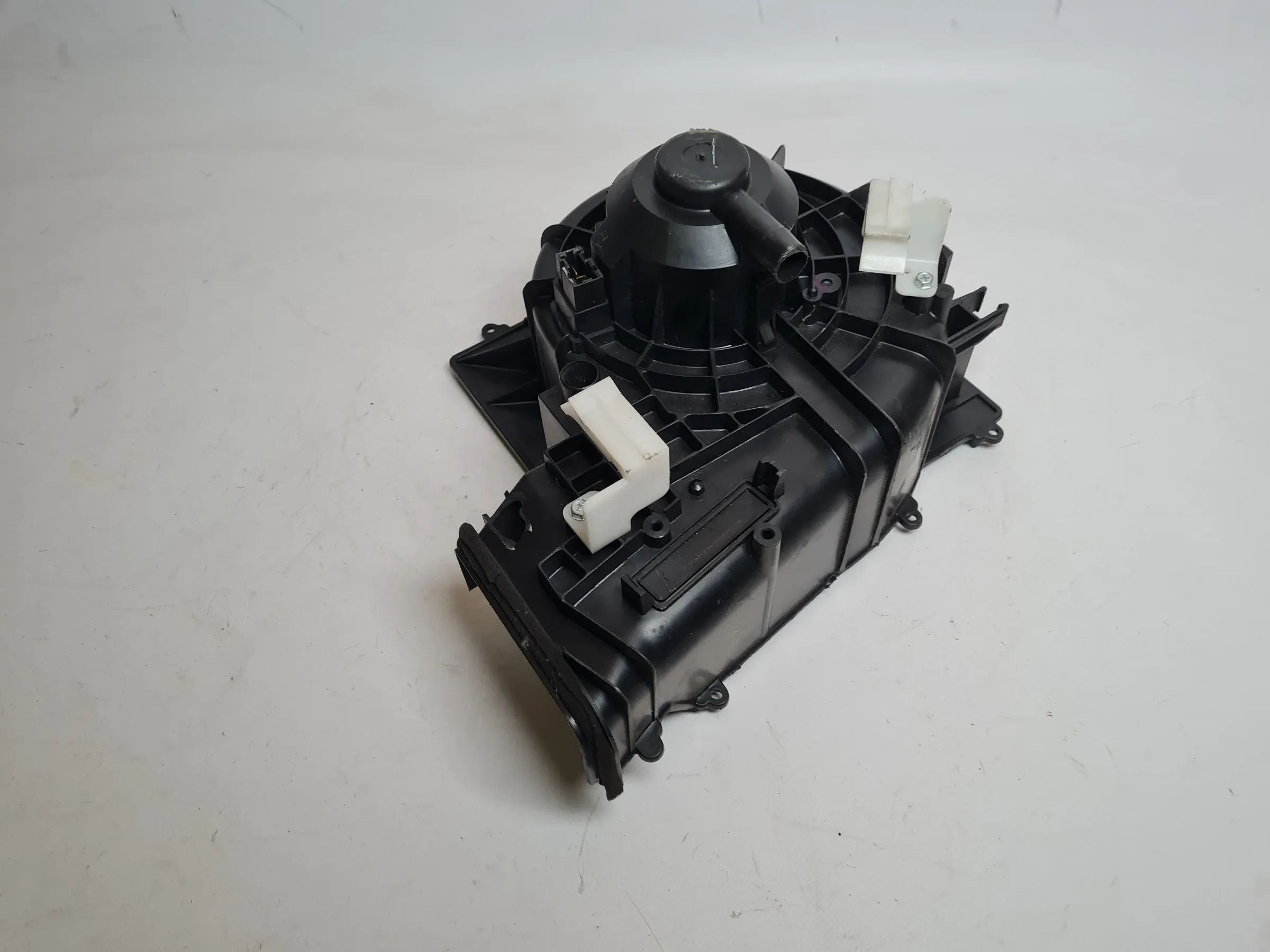 Moteur de ventilateur d'origine Nissan Primera P12 27200AV603