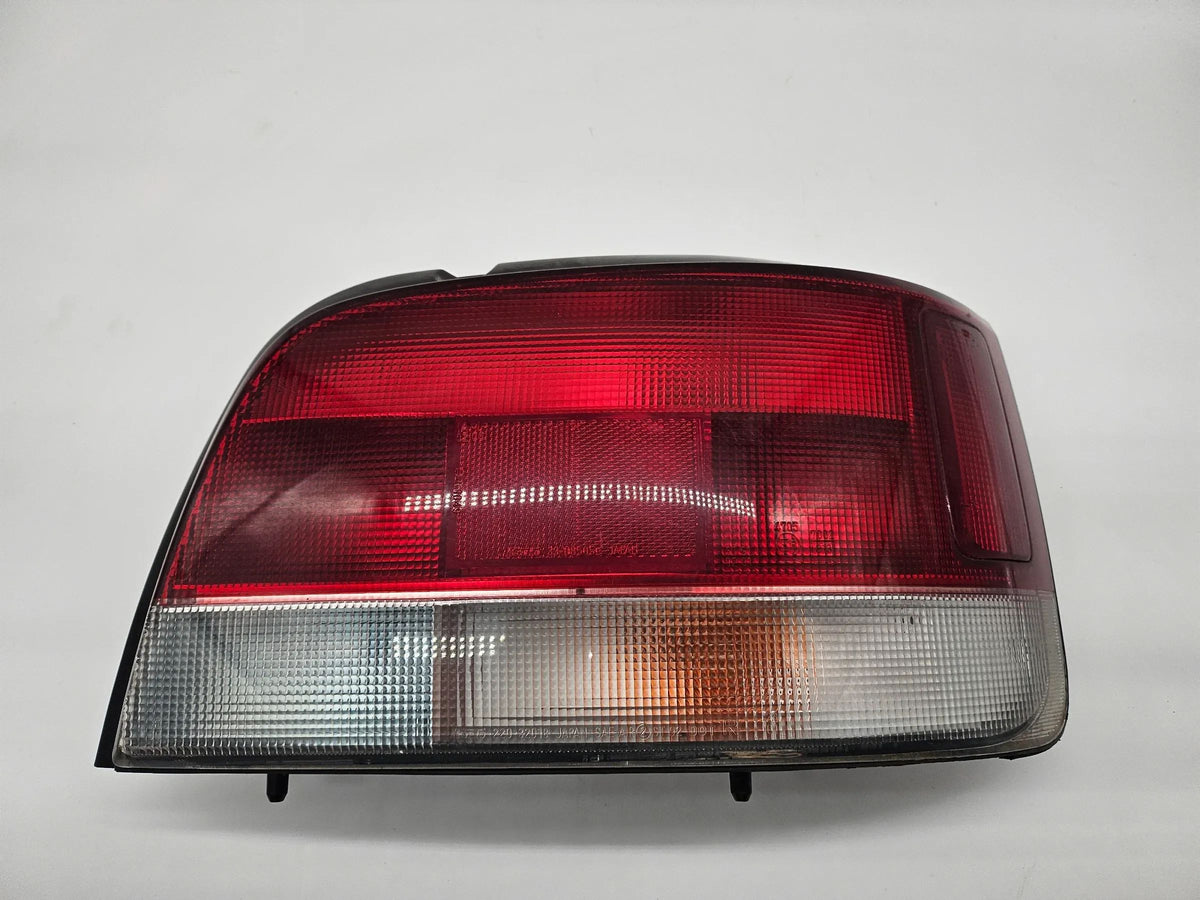 Suzuki Baleno BJ 1997 Farolim Traseiro Direito 220-32018