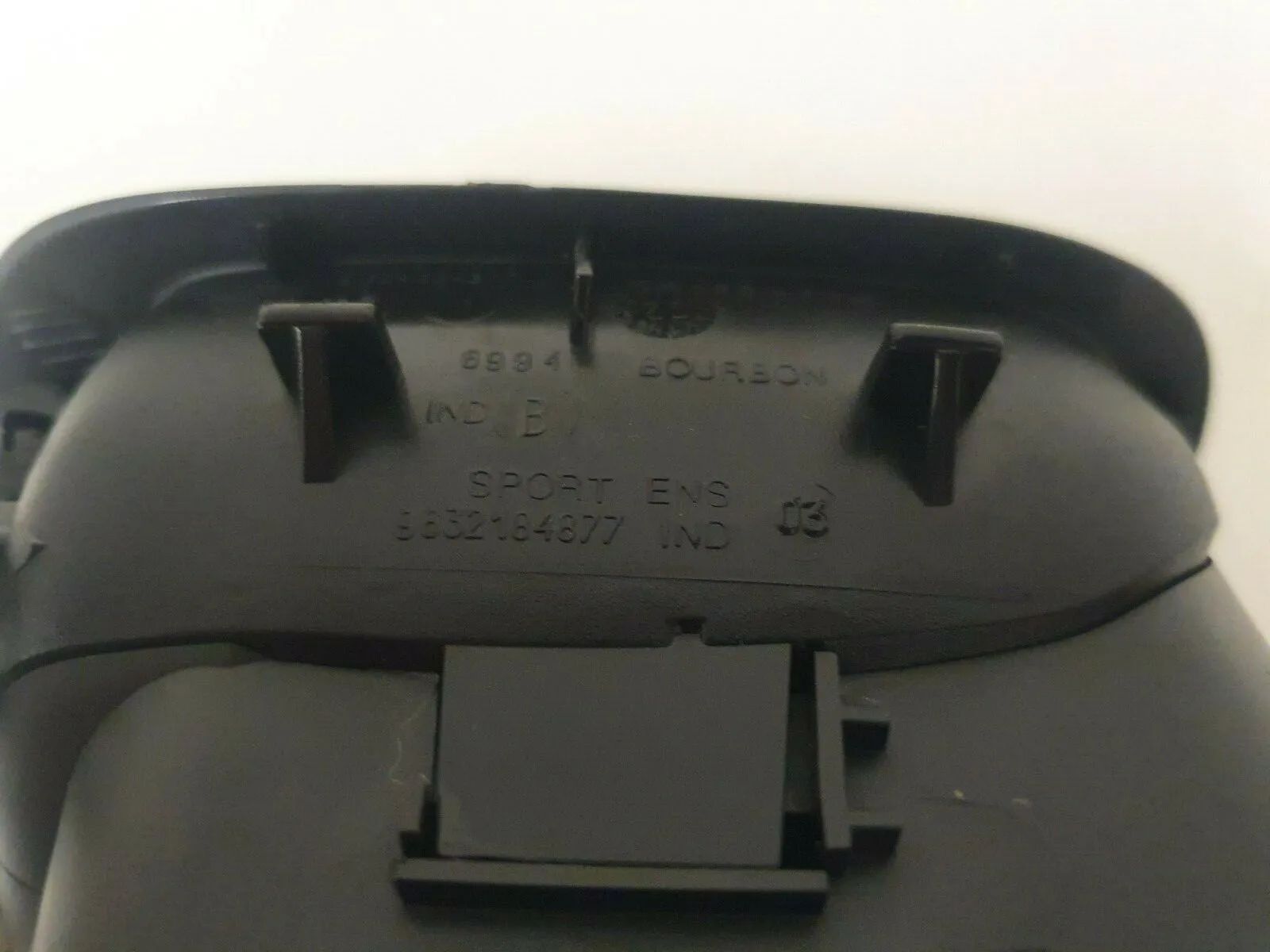 Peças originais Peugeot 206 CC Cabriô Bocal de ar esquerda 9632184877