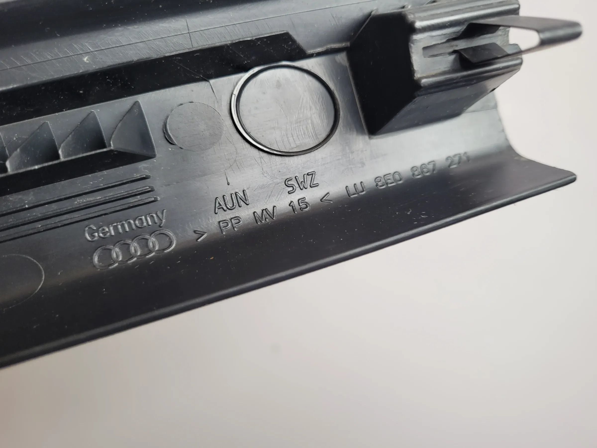 Original Audi A4 (8E) Einstiegsleiste Vorne Links 8E0867271