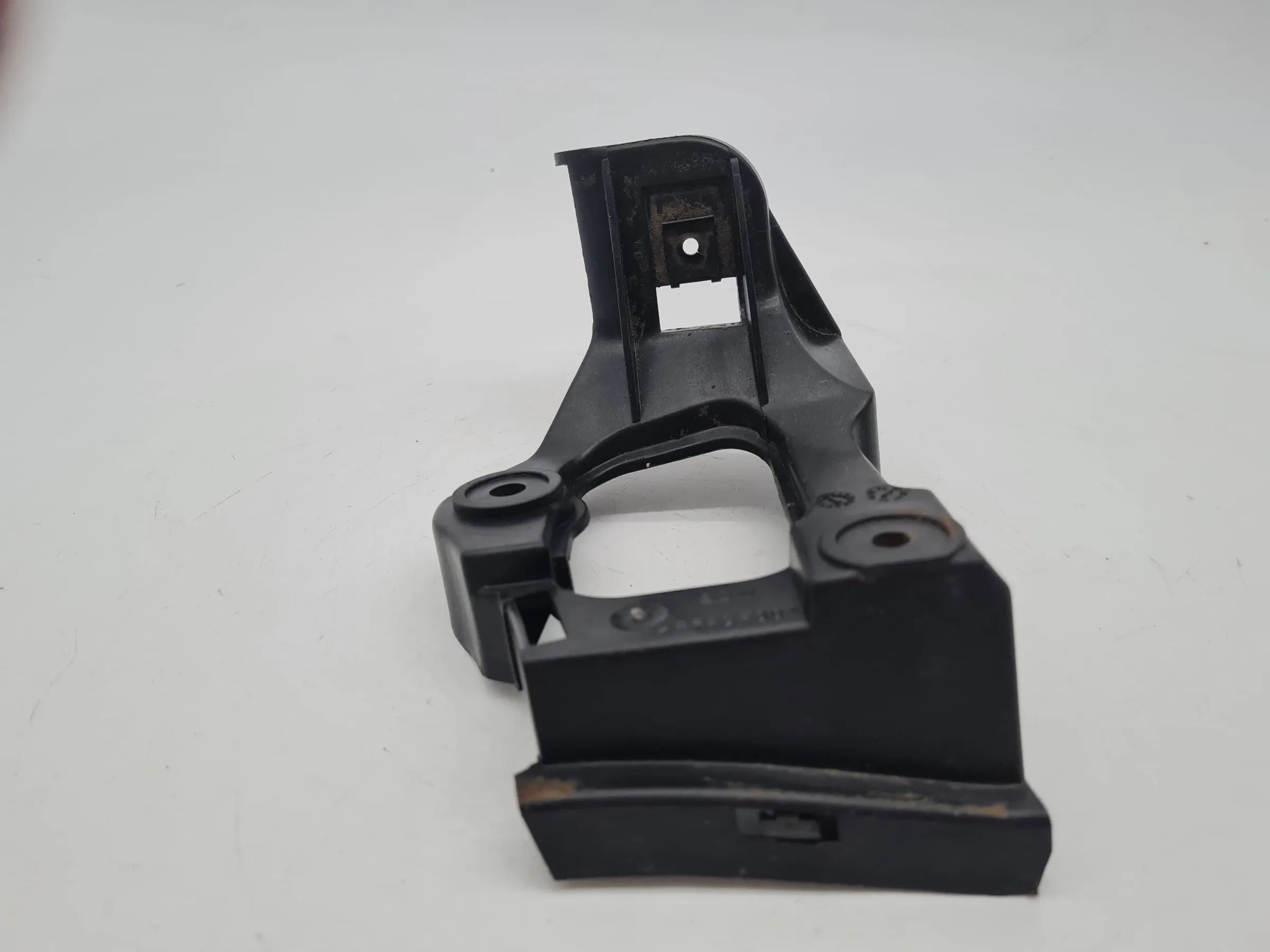 Original Audi A6 (4B2/4B4) Halter Seitenschweller Rechts Vorne 4B0853922A