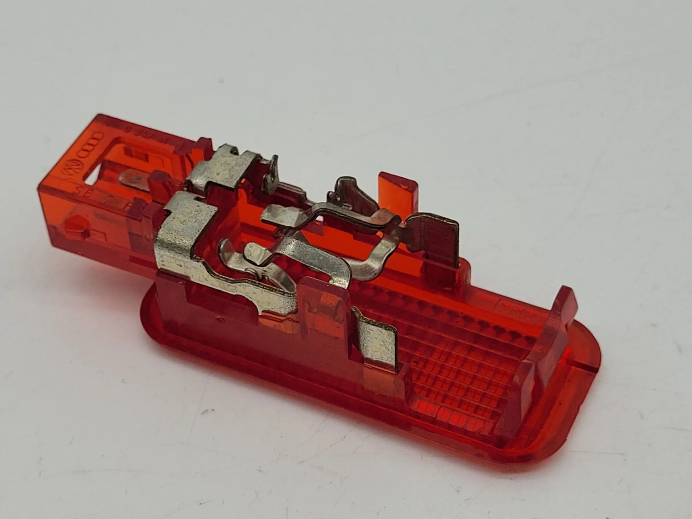 Original Audi A4 (8E/B6/B7) Türleuchte Türlicht Leuchte Rot L/R 8D0947411