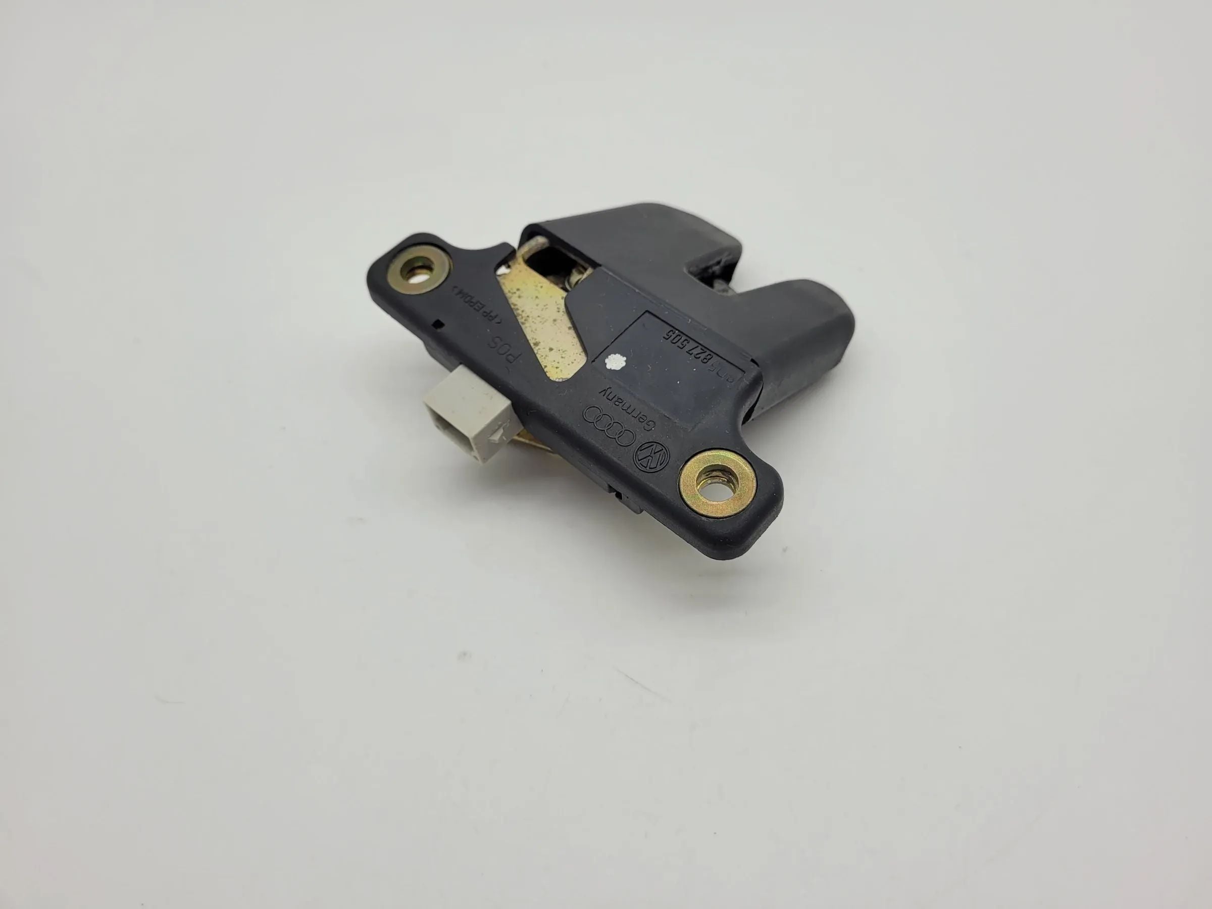 Original Audi A6 (4B2/4B4) Kofferraum Heckklappenschloss 8D5827505