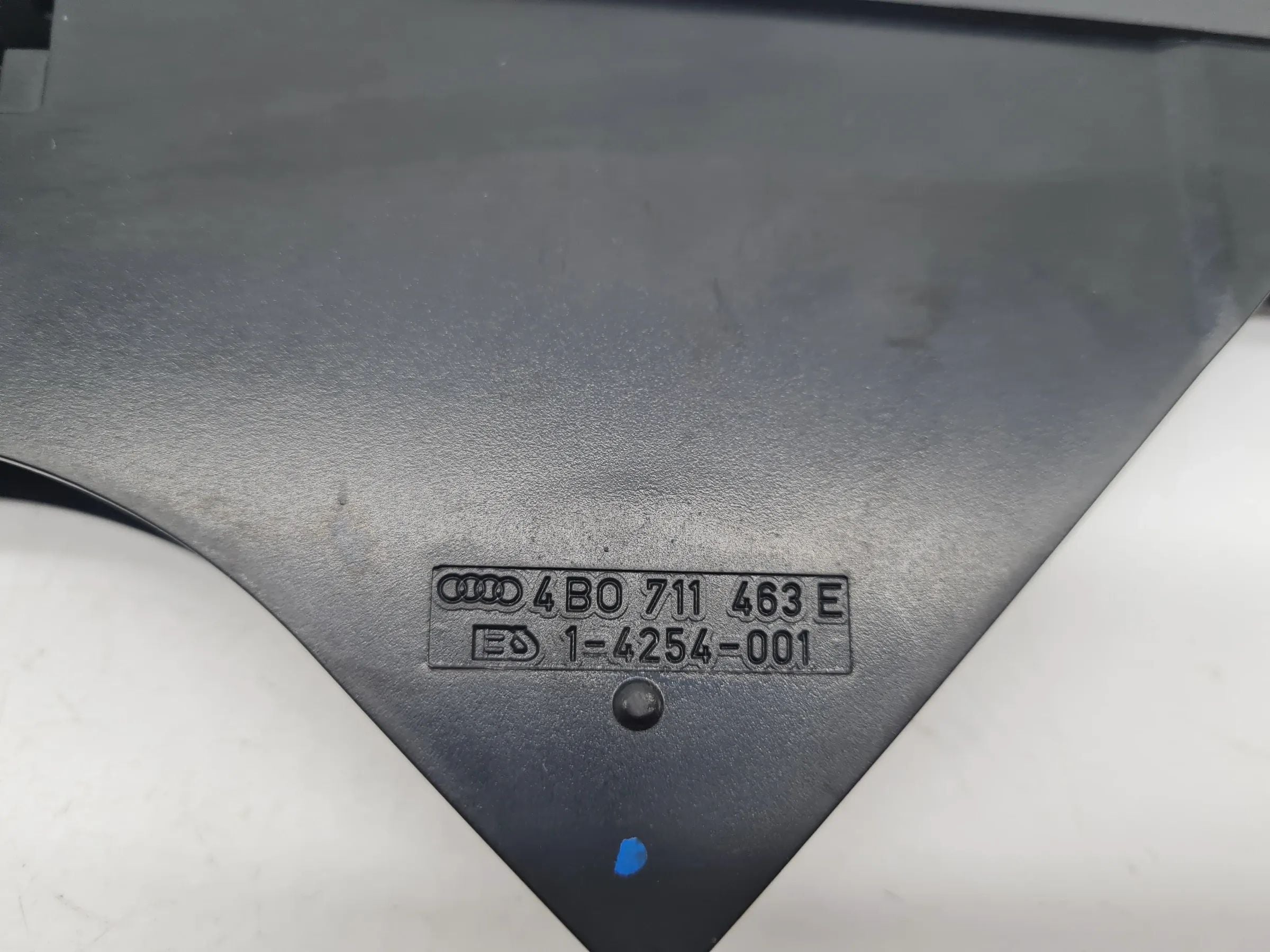 Original Audi A6 (4B2/4B4) Abdeckung Blende Handbremshebel 4B0711463E