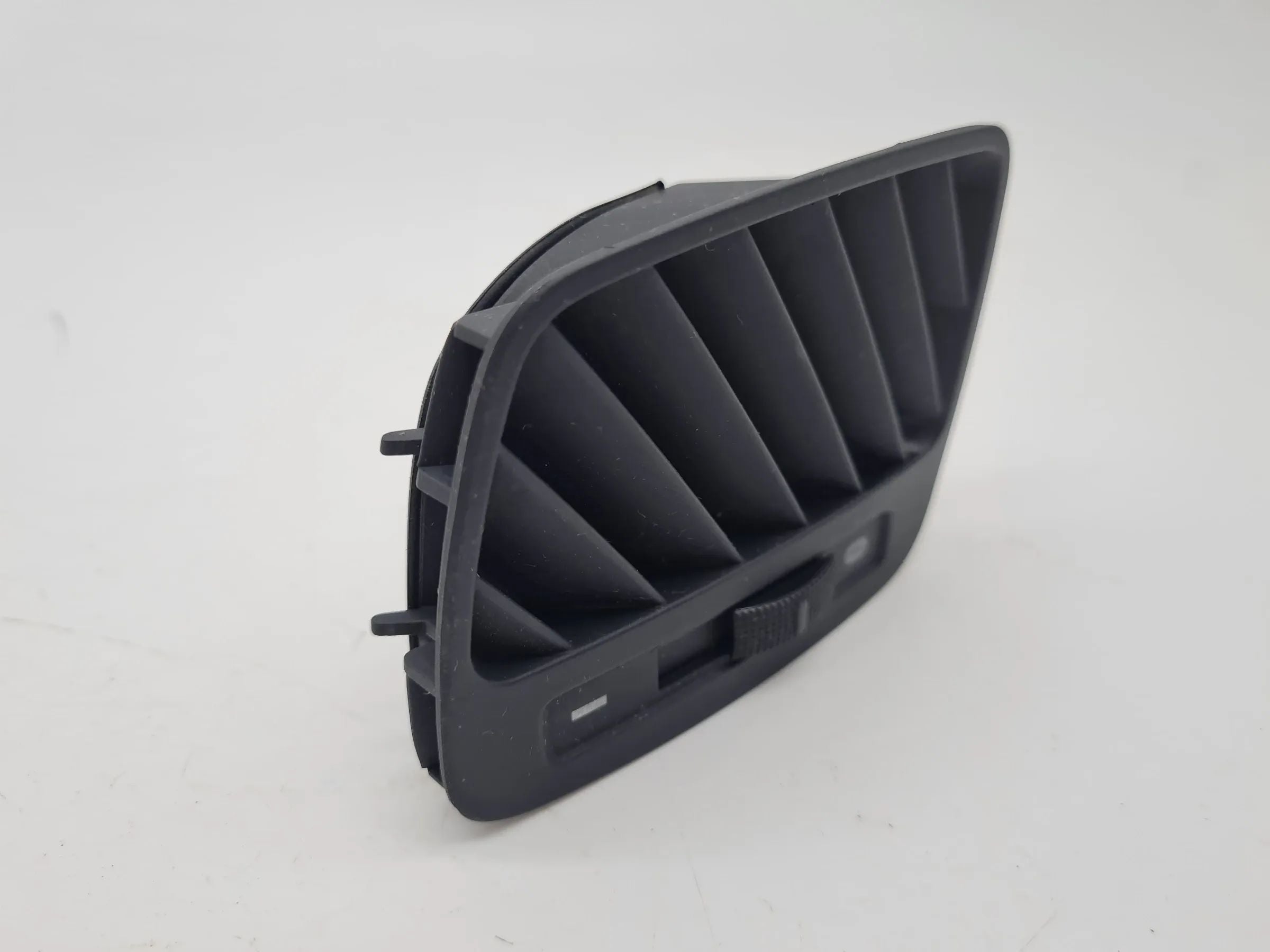 Original Audi A6 (4B2/4B4) Luftgitter Luftdüse Vorne Rechts 4B0819794