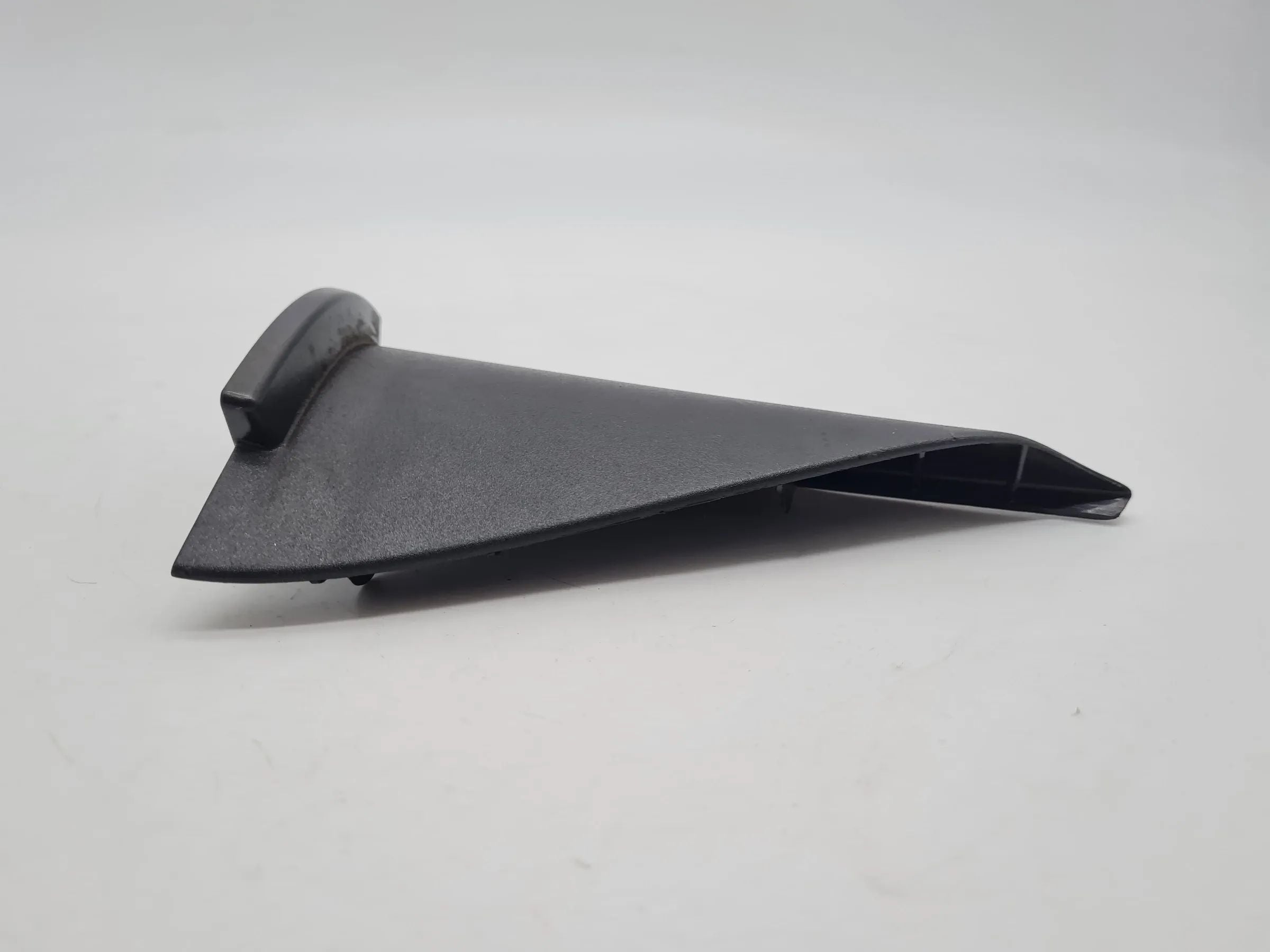 Original Audi A4 (8E/B6/B7) Blende Verkleidung Dreieck Rechts Hinten 8E0857570