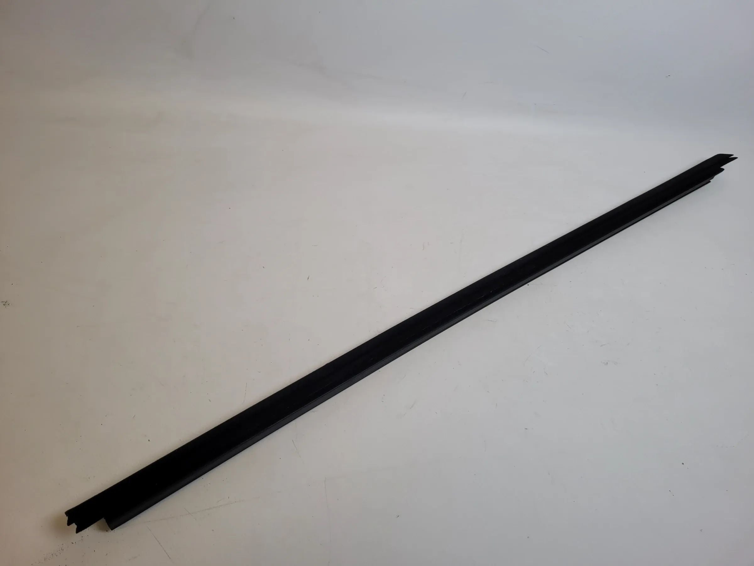 Original Audi A4 (8E/B6/B7) Tür Fenster Dichtung Leiste Rechts 8E0837480