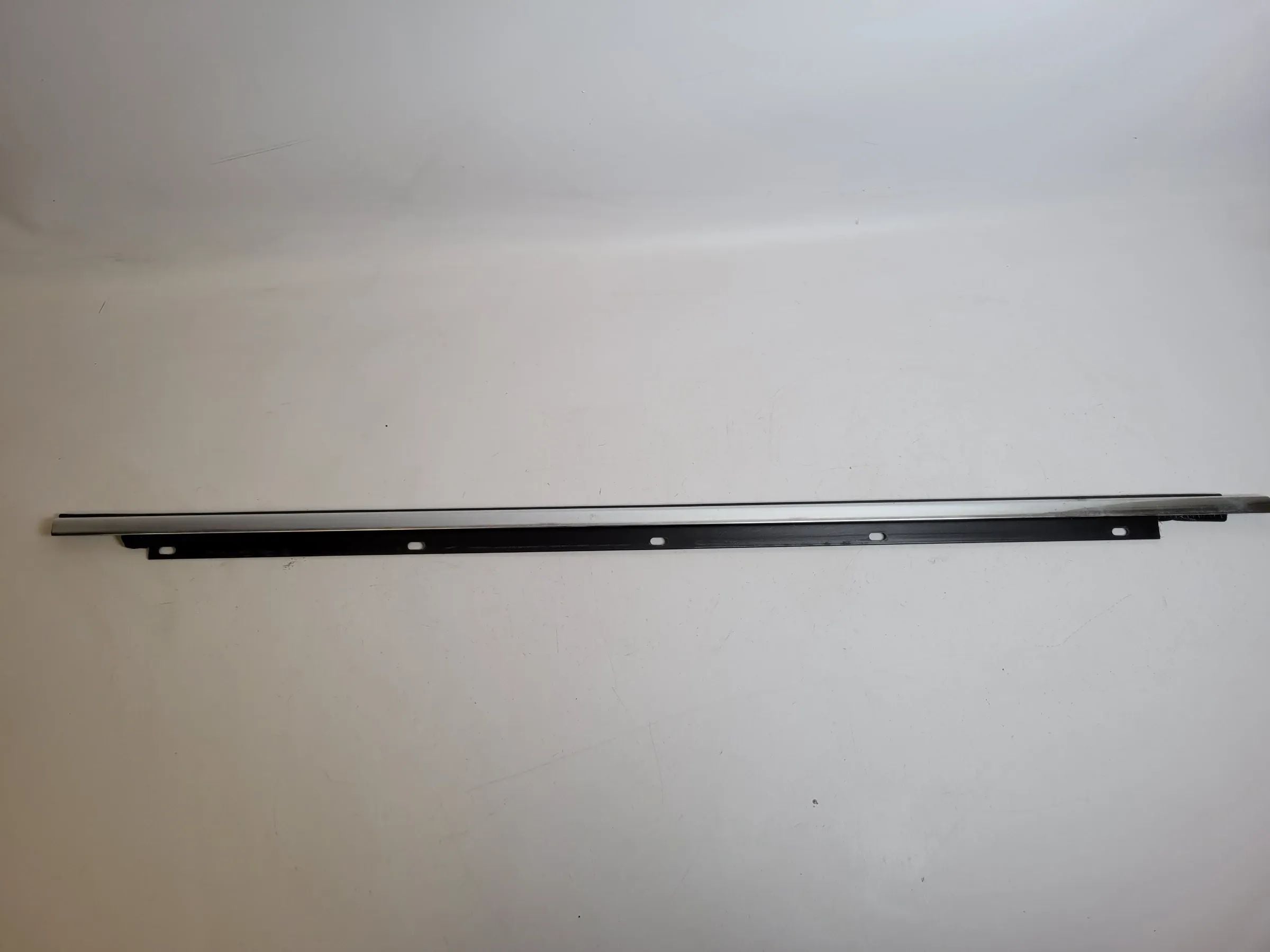 Original Audi A4 (8E/B6/B7) S-Line Dichtung Fensterleiste Rechts 8E0853284B