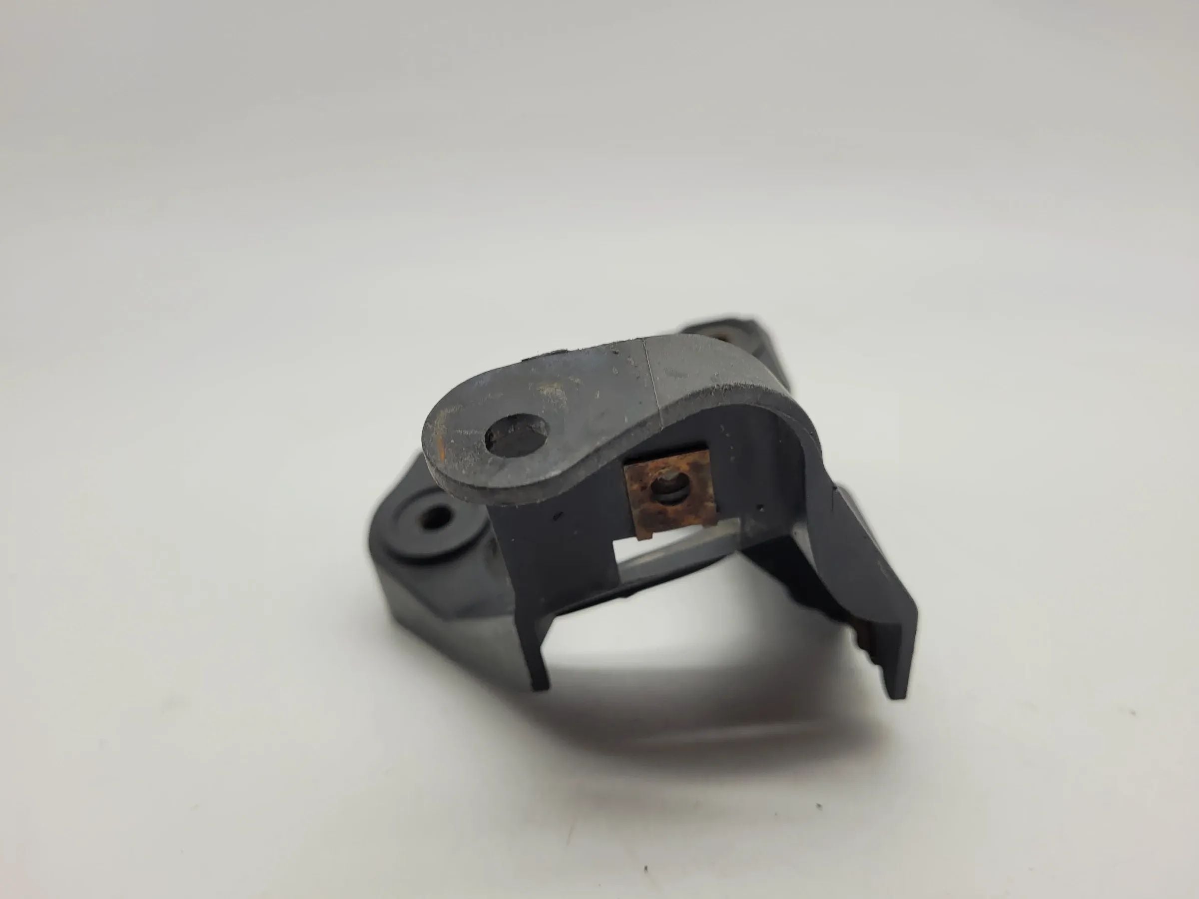 Original Audi A6 (4B2/4B4) Halter Seitenschweller Links 4B0853921A