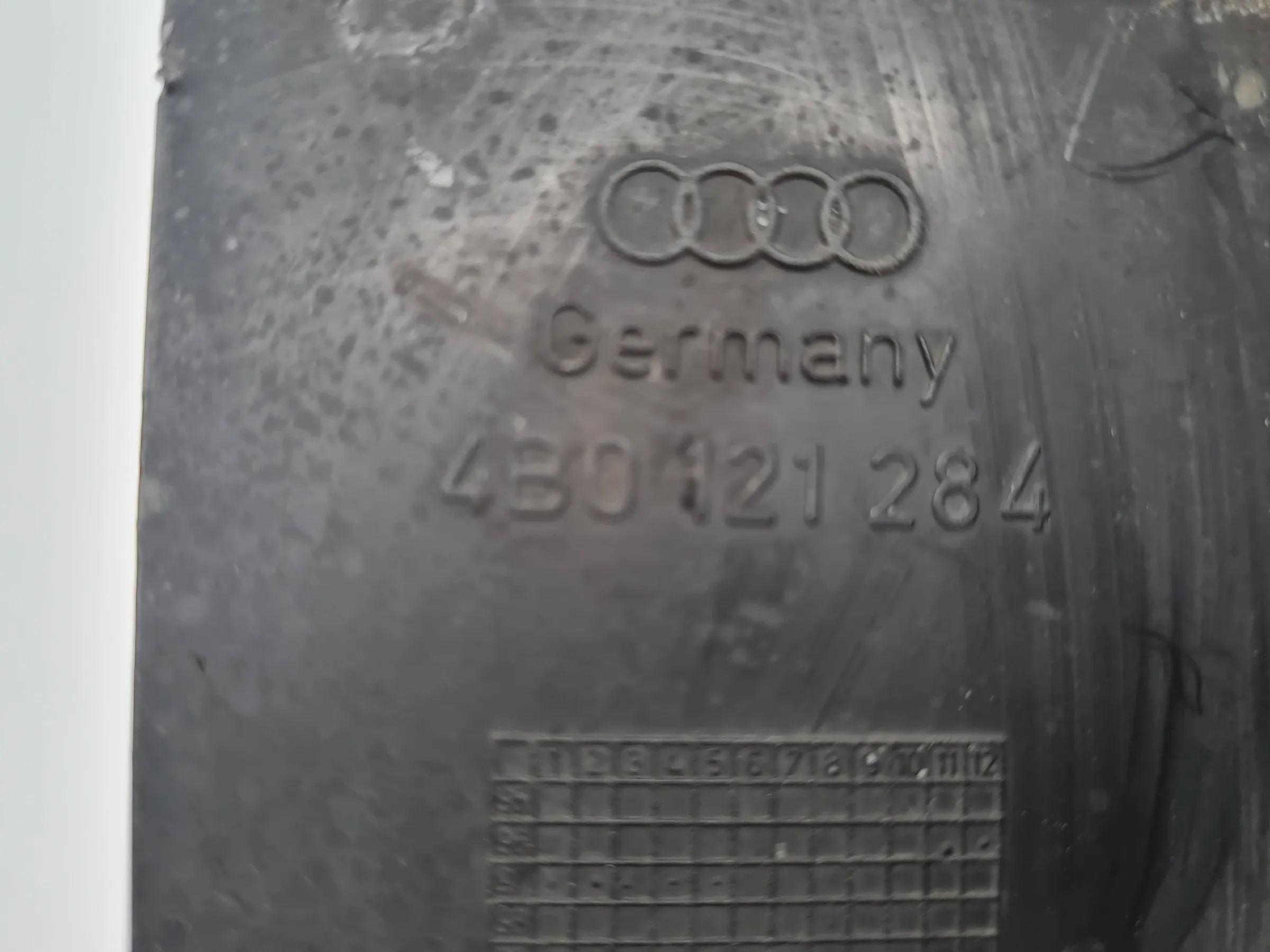 Original Audi A6 (4B2/4B4) Luftleitblech Schlossträger Kühler Rechts 4B0121284