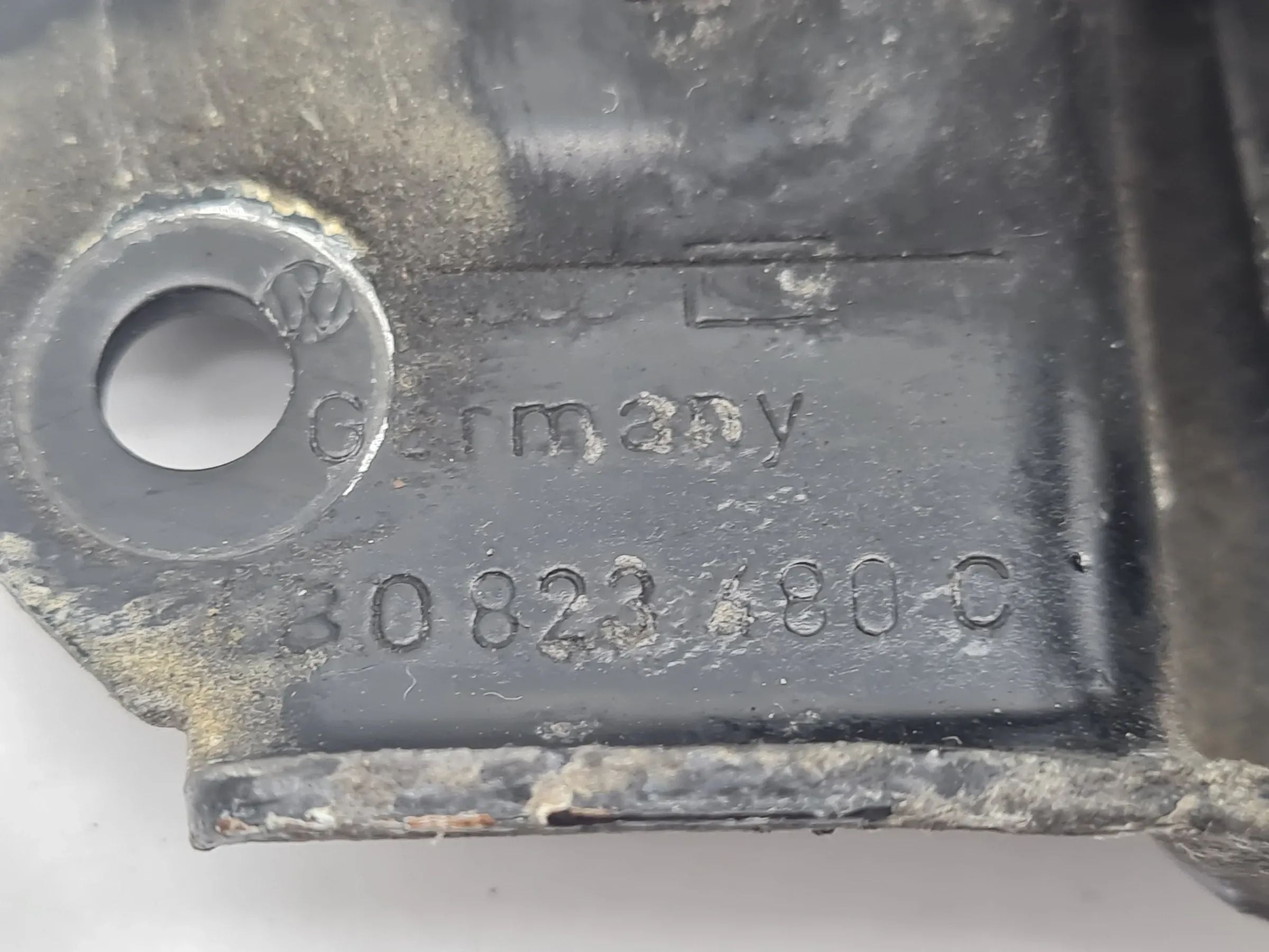 Original Audi A6 (4B2/4B4) Motorhaube Fanghaken 4B0823480C