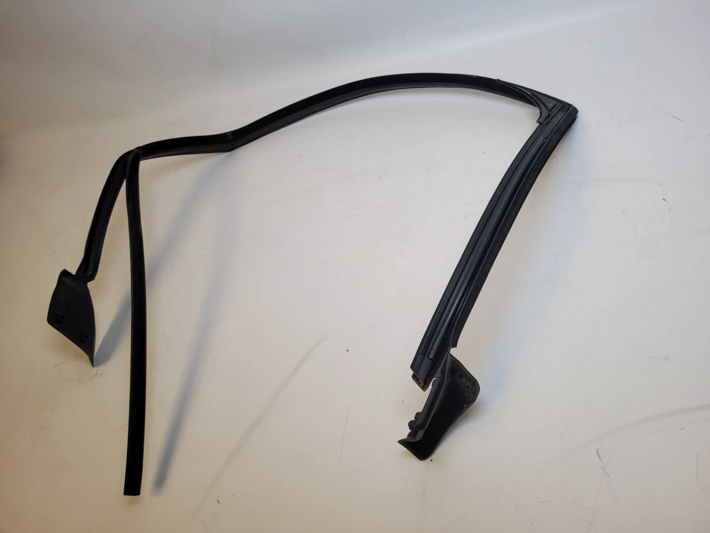Original Audi A4 (8E/B6/B7) Tür Fenster Dichtung Links Hinten 8E5839439