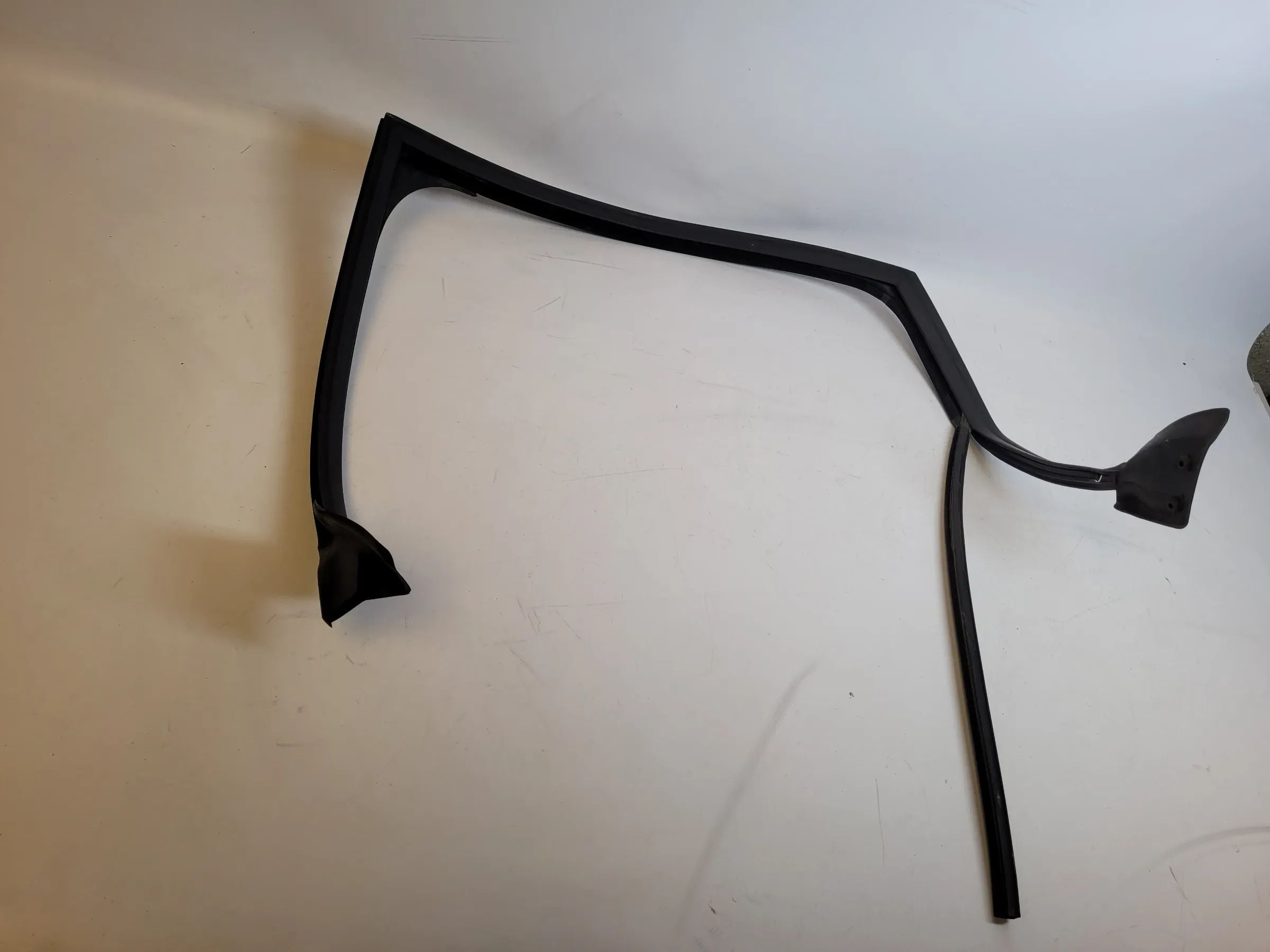 Original Audi A4 (8E/B6/B7) Tür Fenster Dichtung Links Hinten 8E5839439