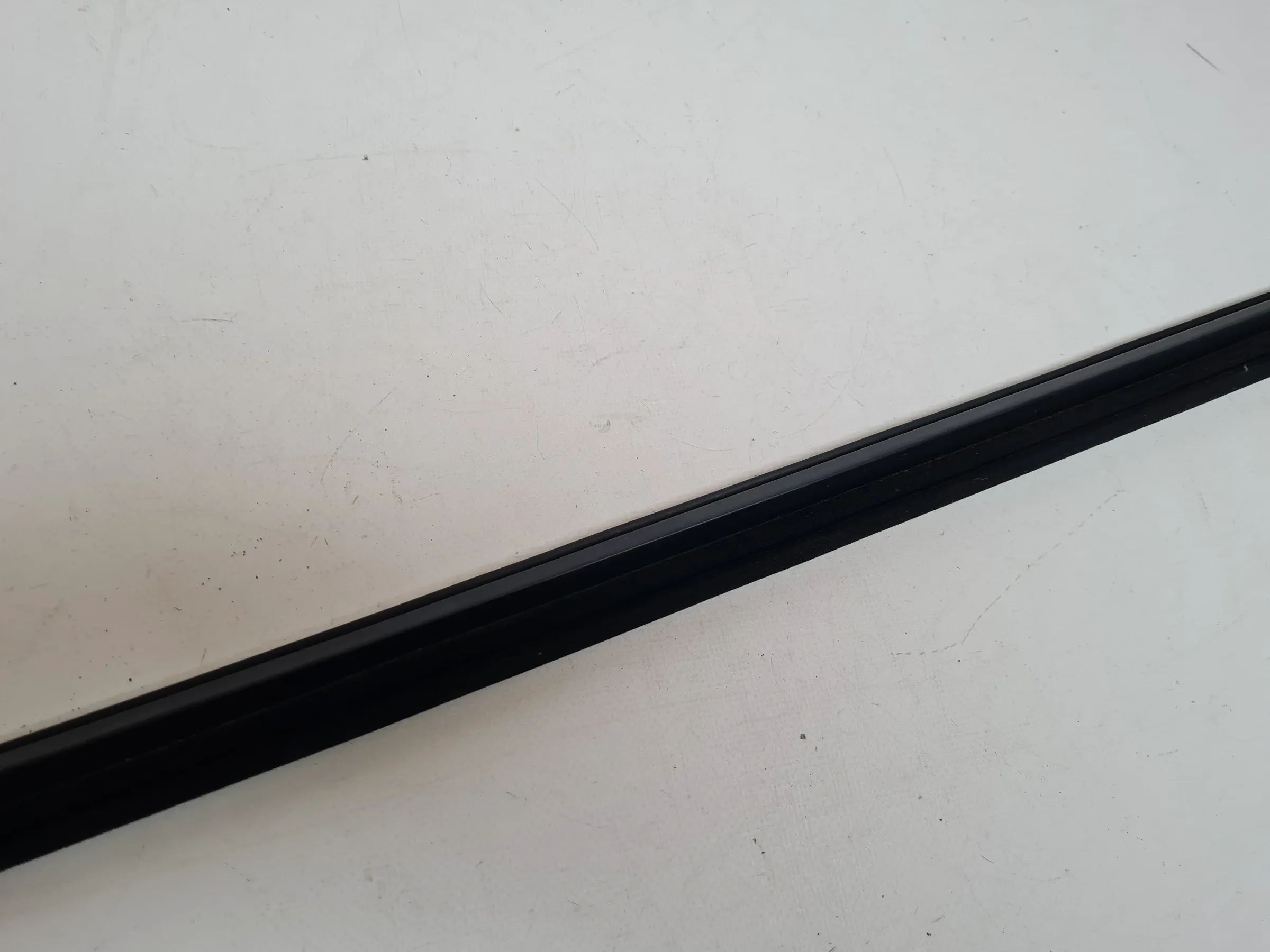 Original Audi A4 (8E/B6/B7) Tür Fenster Dichtung Leiste Links Hinten 8E0839479
