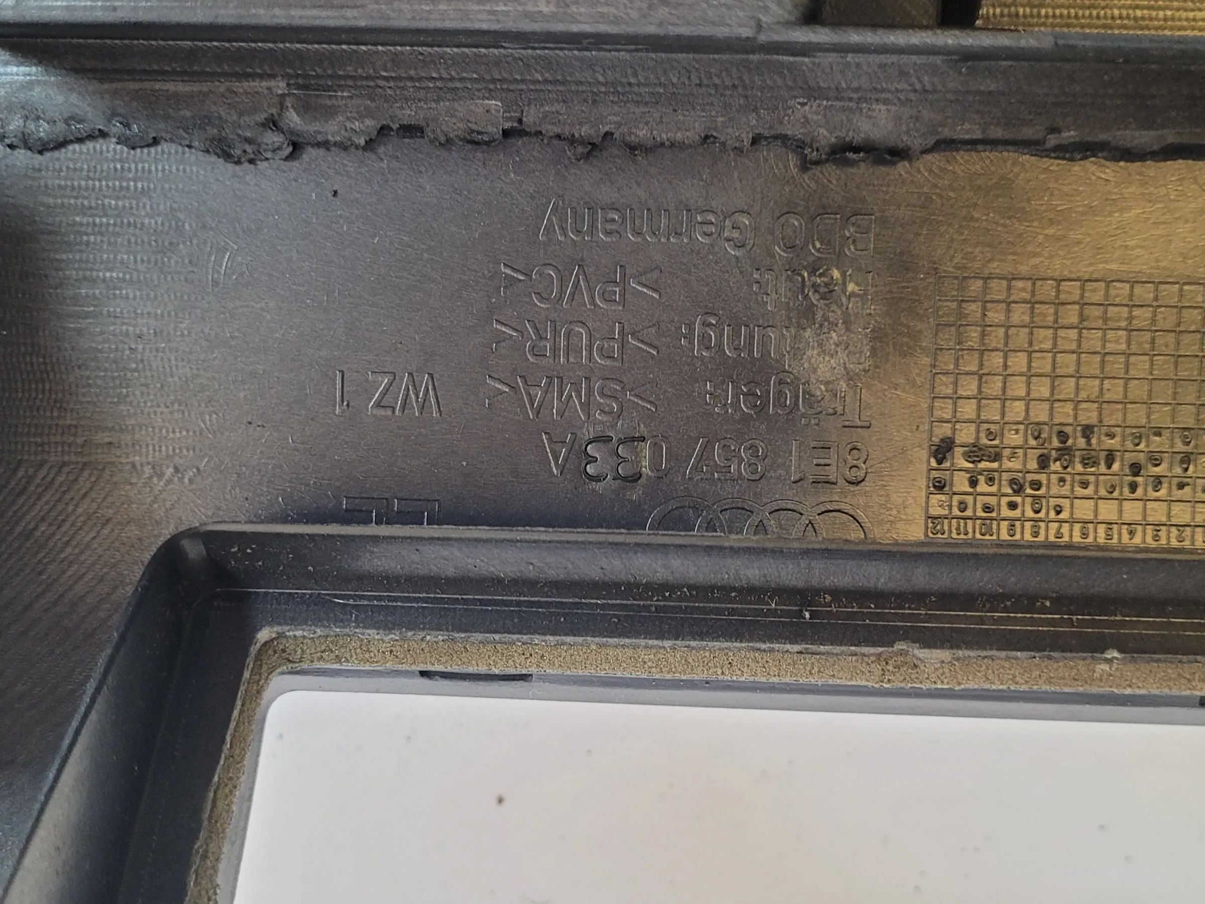 Original Audi A4 (8E/B6/B7) Armaturenbrett mit Airbag 8E1857033A