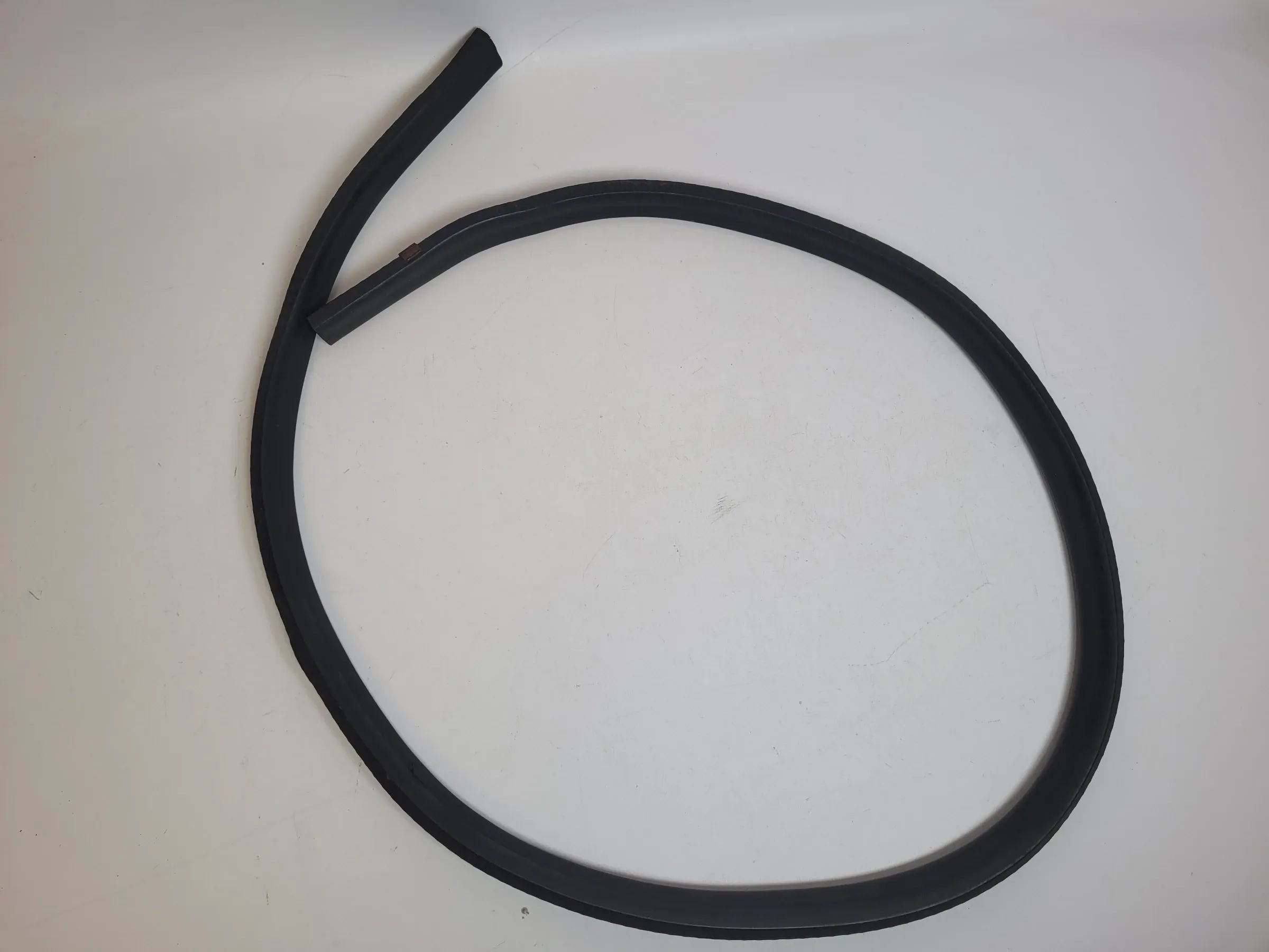 Original Audi A6 (4B2/4B4) Dichtung Motorhaube (über Scheinwerfer) Vorne
