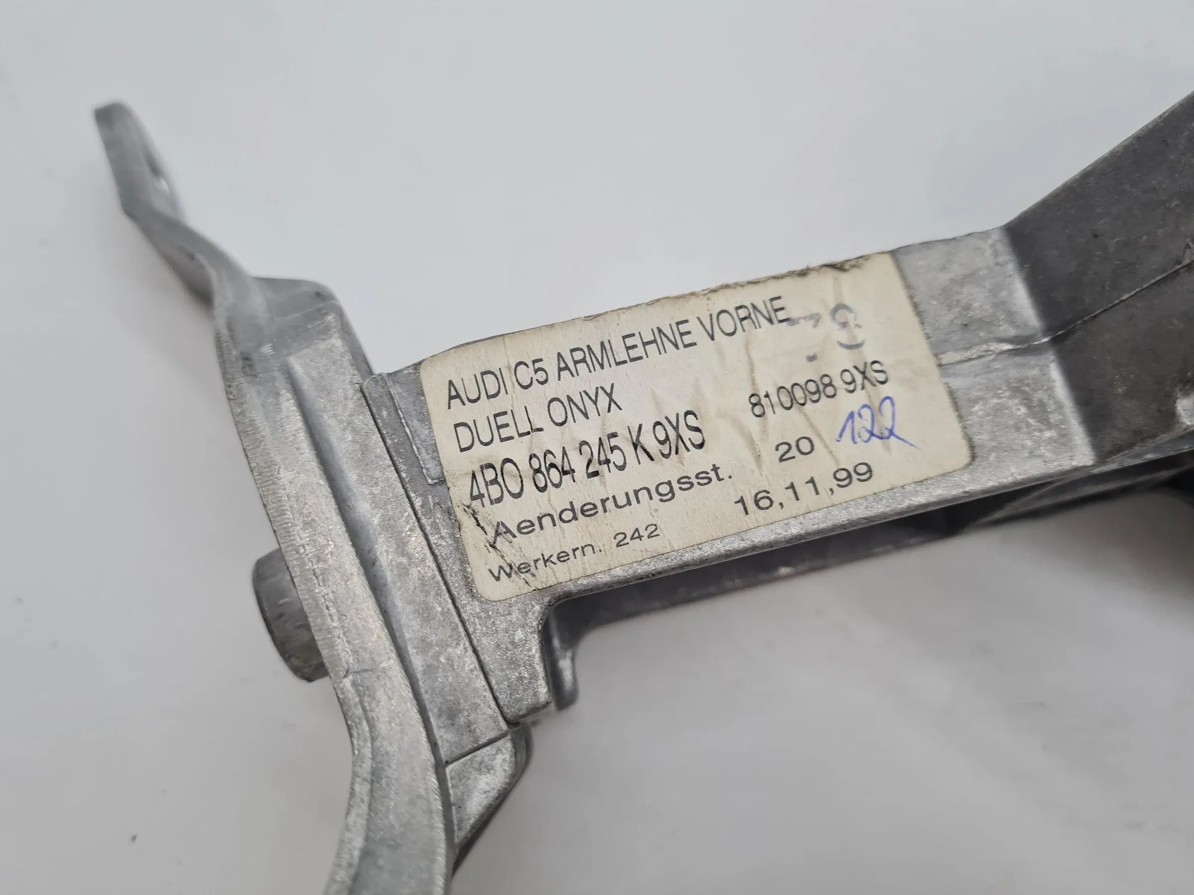 Original Audi A6 (4B2/4B4) Mittelarmlehne Armlehne Stoff 4B0864207K