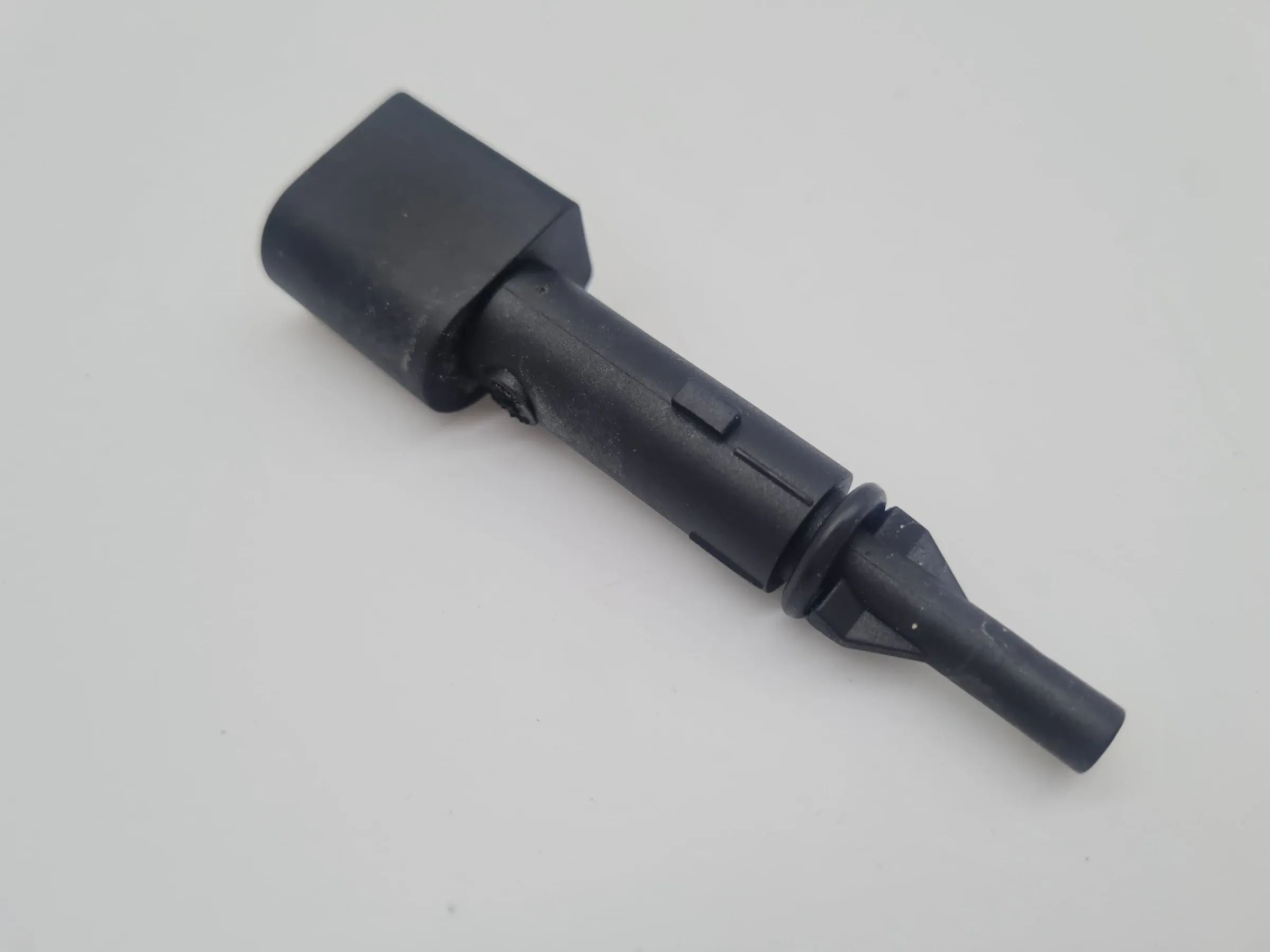 Original Audi A6 (4B2/4B4) Temperatursensor Temperaturfühler 4B0820535