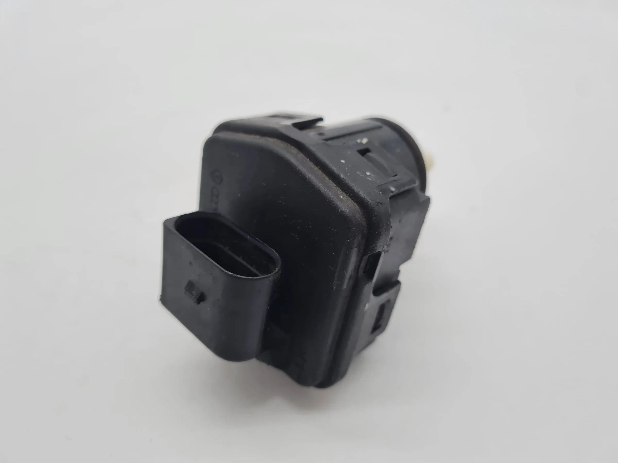 Original Audi A3 (8L) Scheinwerfer Stellmotor LWR L/R 8L0941295