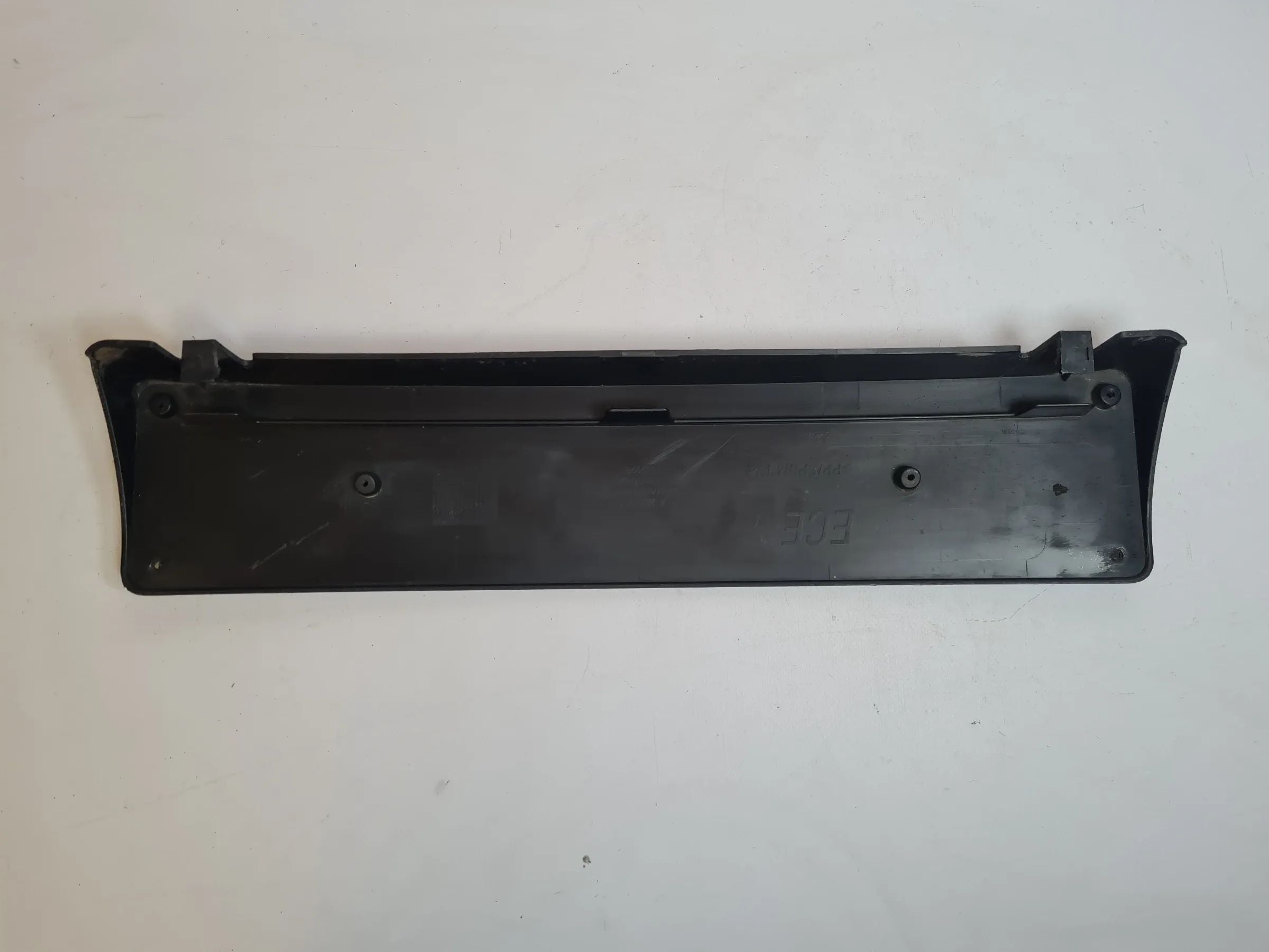 Original Mercedes-Benz C-Klasse (W203) Kennzeichenhalter A2038850781