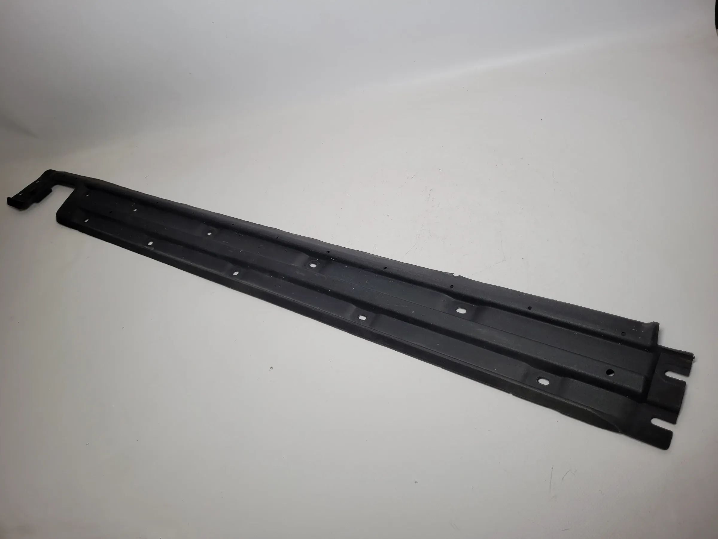 Original BMW 5er (E39) Einstiegsleiste Links Unten 51.71-8201495