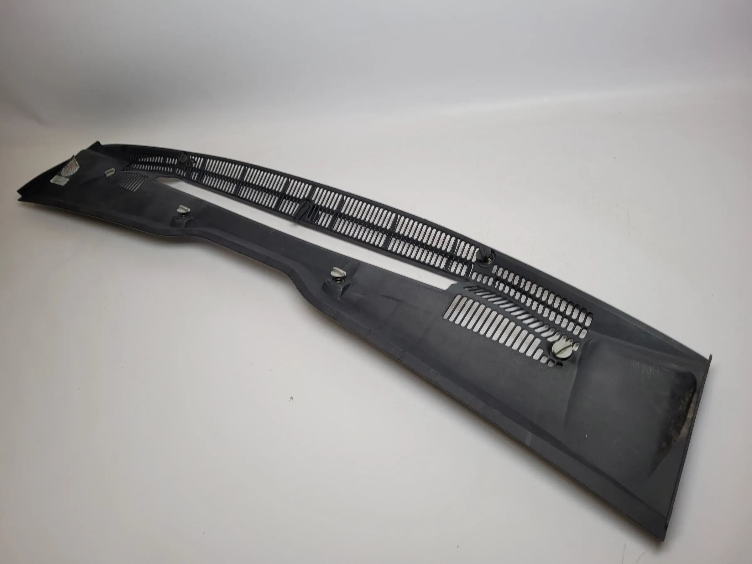 Original BMW X5 (E53) Windlauf Abdeckung 64.31-8409048