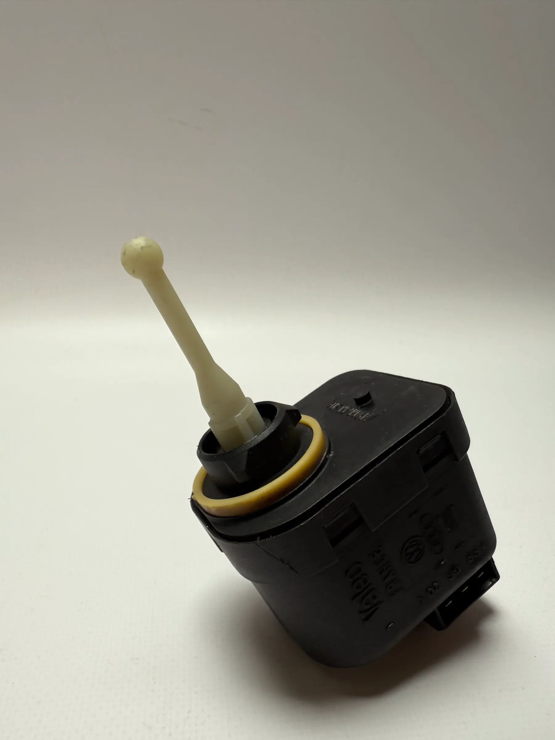 อะไหล่แท้ VW AUDI A4 B5 มอเตอร์ปรับระดับไฟหน้า LWR 6K5 941 295