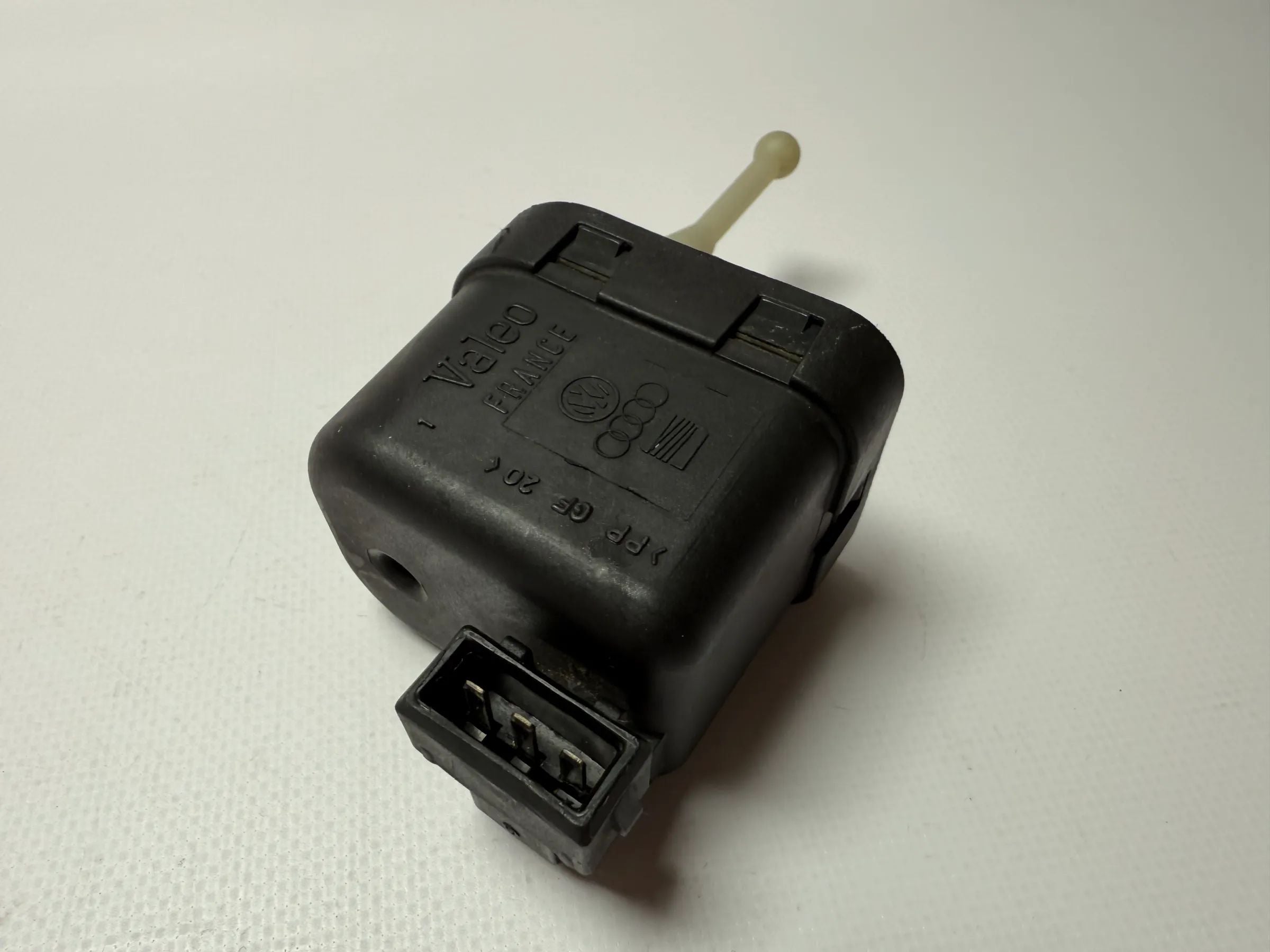 อะไหล่แท้ VW AUDI A4 B5 มอเตอร์ปรับระดับไฟหน้า LWR 6K5 941 295