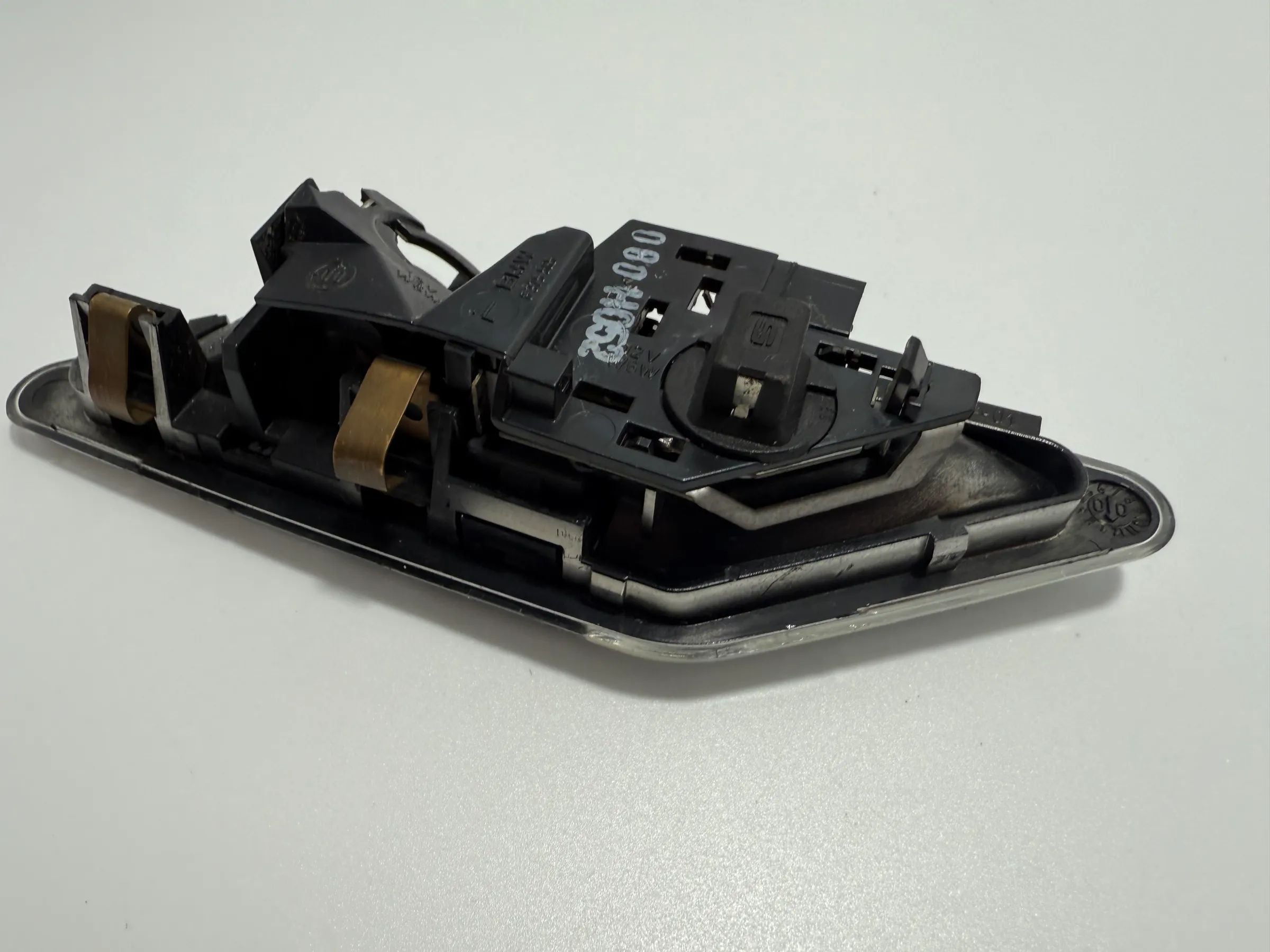 Оригинальная внутренняя лампа чтения BMW 3 серии (E46) задняя левая 8375585