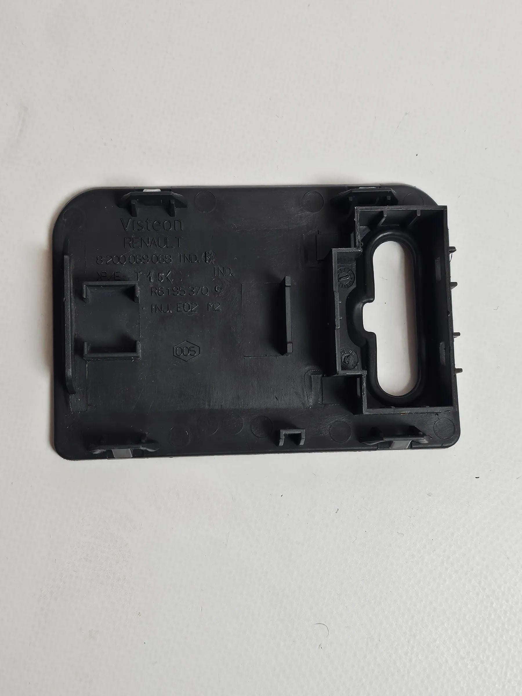 อะไหล่แท้ Renault Clio II ฝาครอบ/แผงปิด Visteon หมายเลข 8200069068, R6195370D