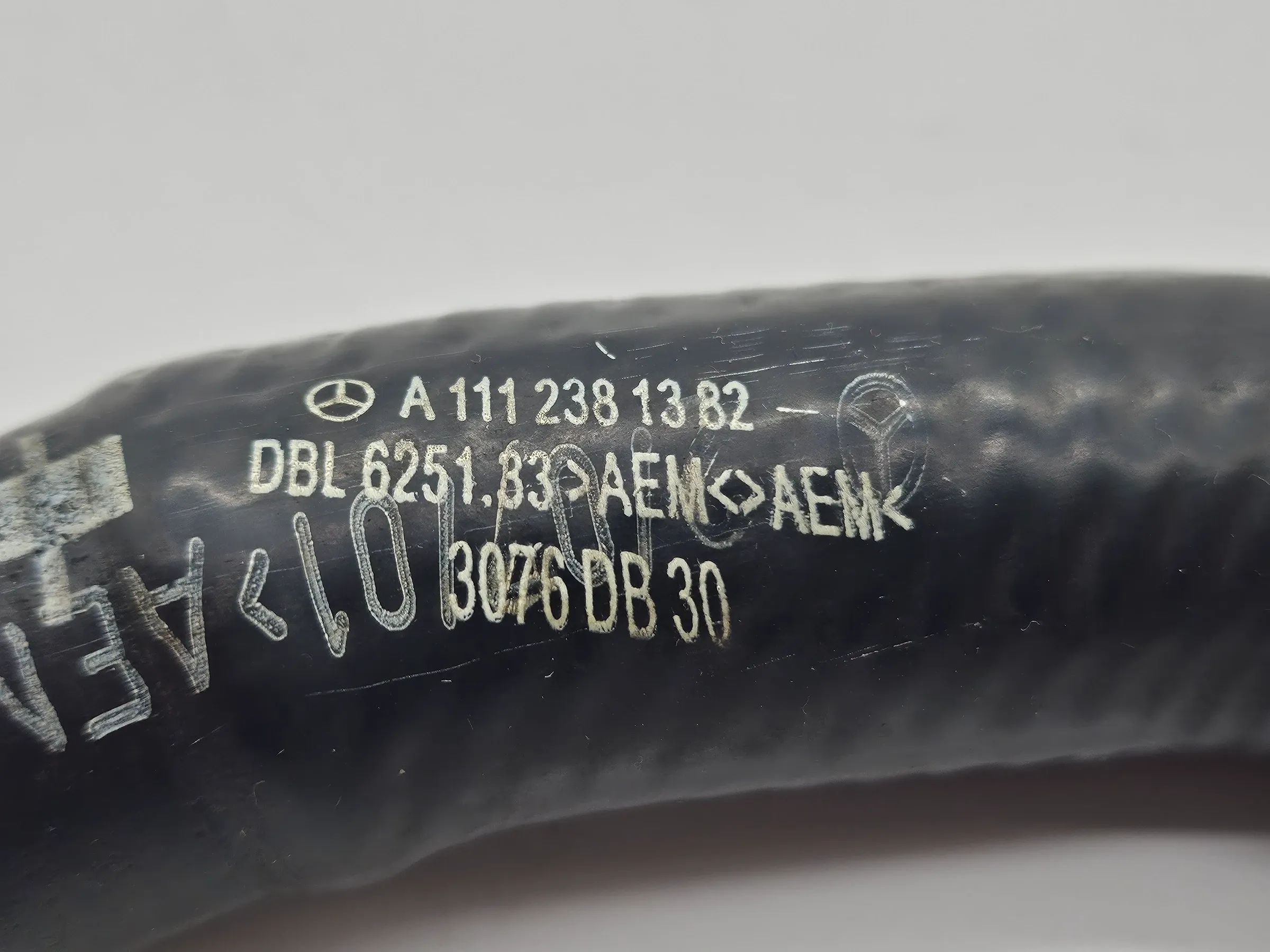 Original Mercedes-Benz C-Klasse W203 M111 Druckventil Saugschlauch A1112381382