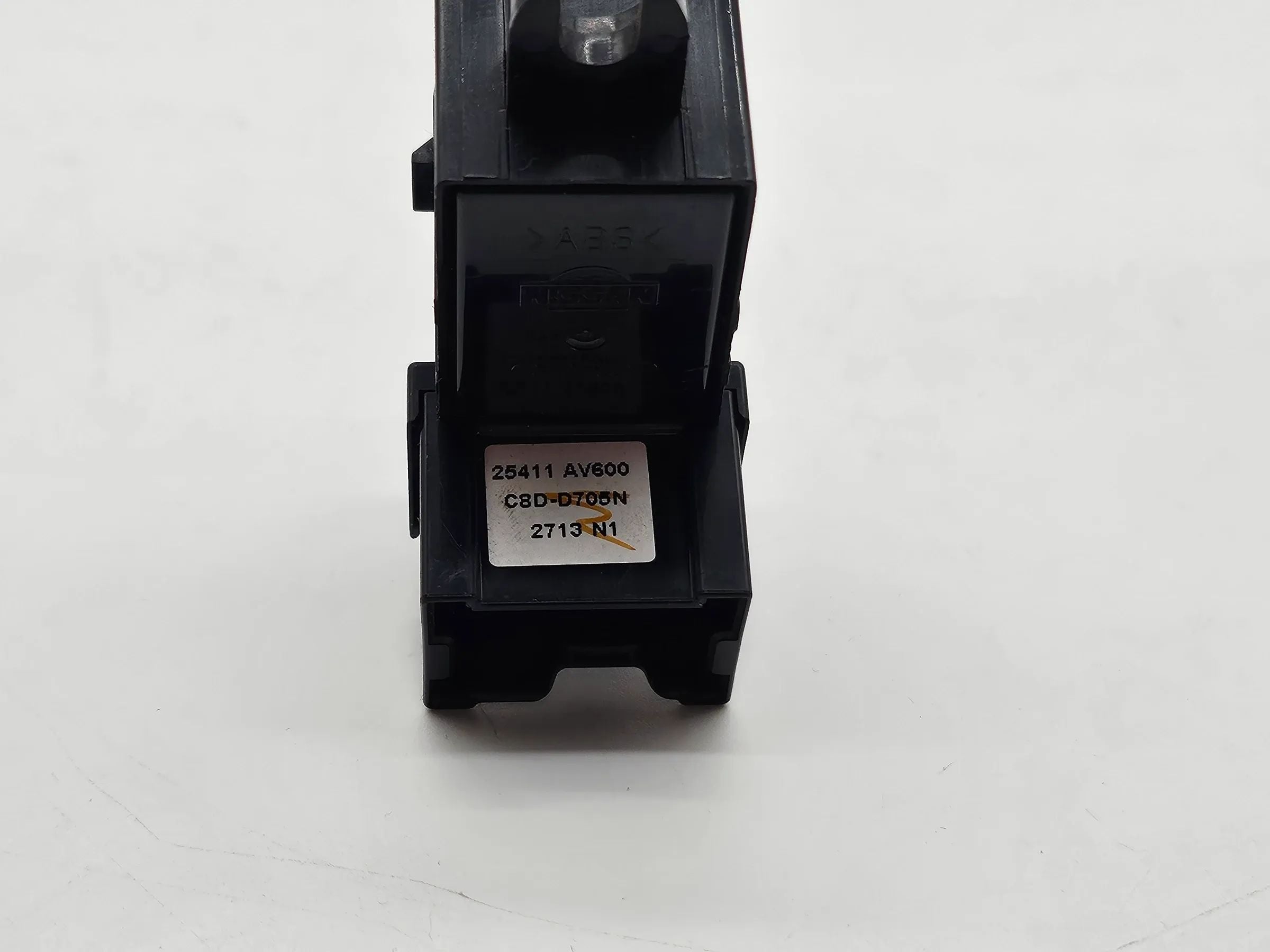 Oryginalny Nissan Primera P12 przełącznik podnośnika szyby tył prawy 25411AV600