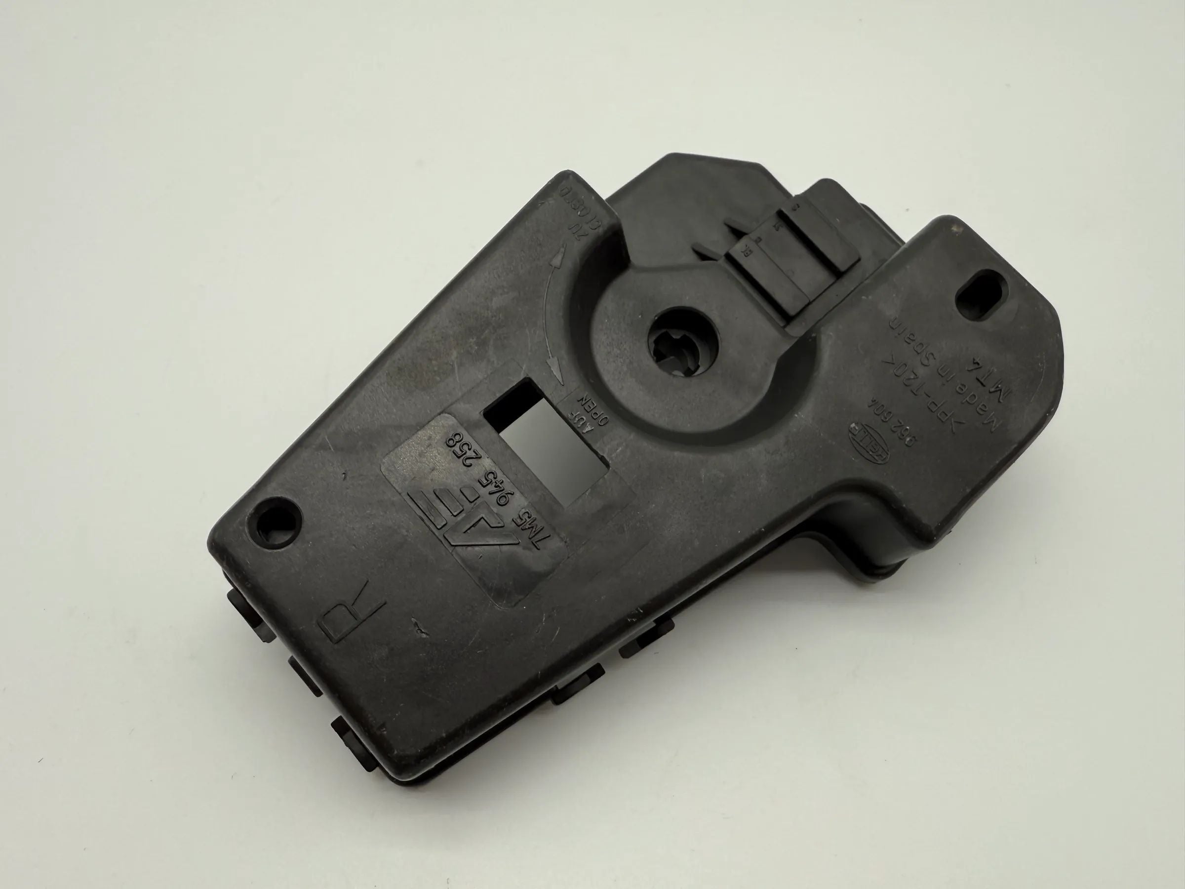 อะไหล่แท้ Ford Galaxy WGR ขายึดไฟท้ายขวา 7M5945258 / 962604