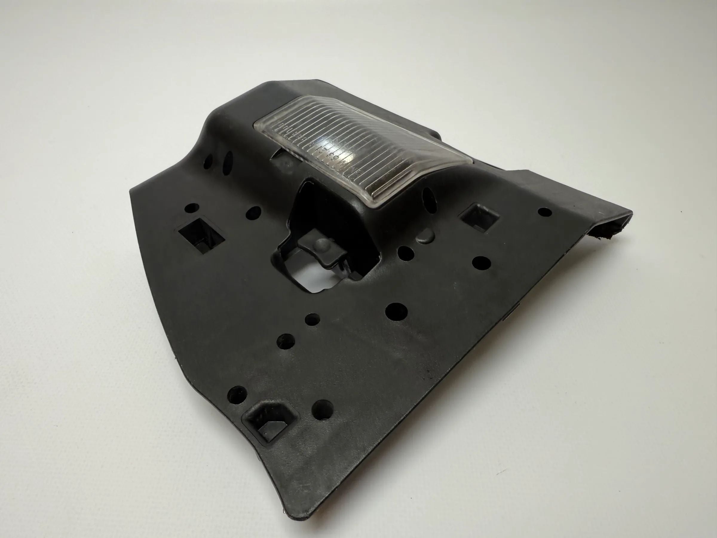 Original BMW 3er (E46) Lampenträger Heckleuchte  230042R / 63.21-8 383 100