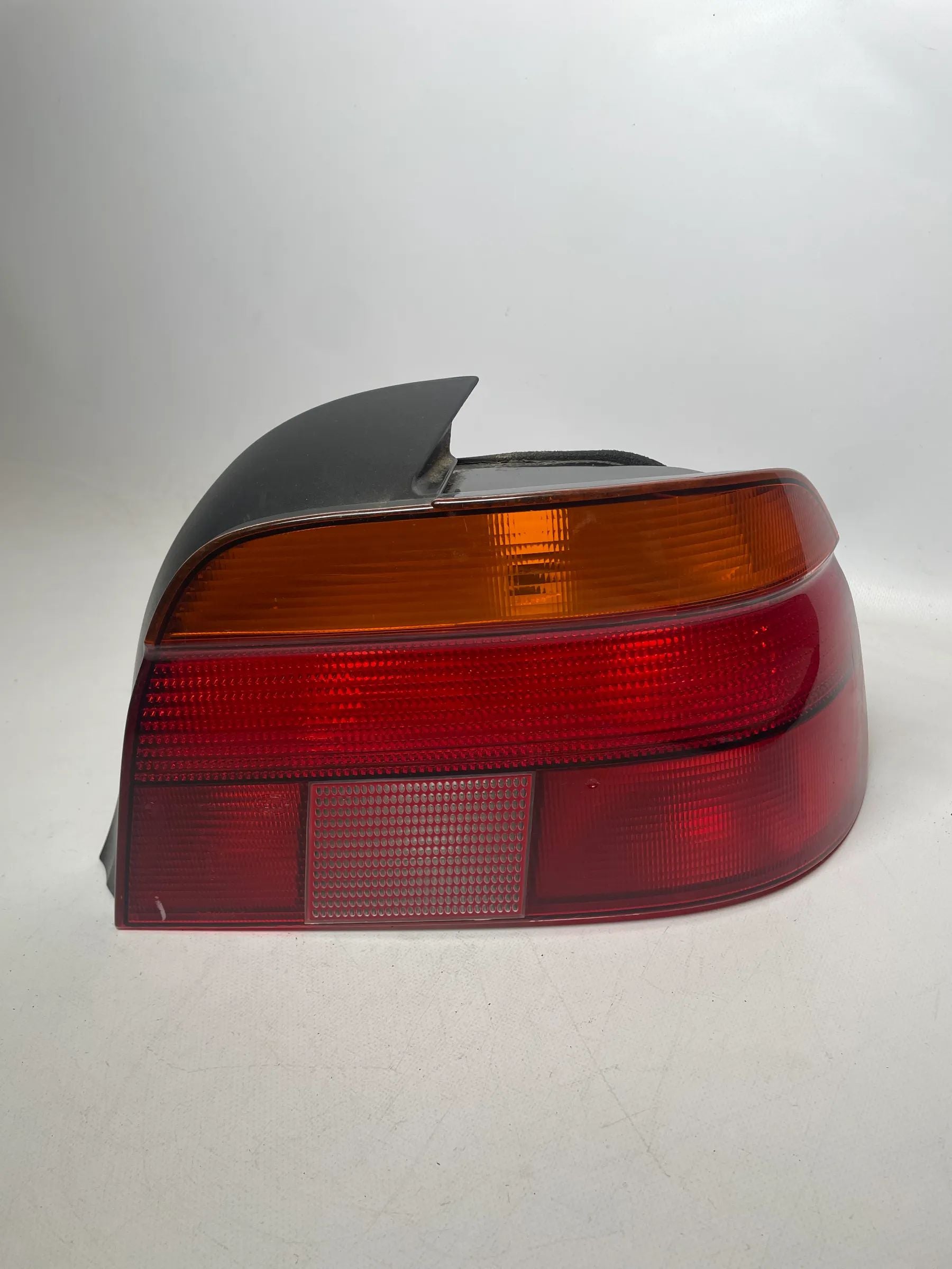 Original BMW 5er (E39) Rückleuchte Rechts 8358032