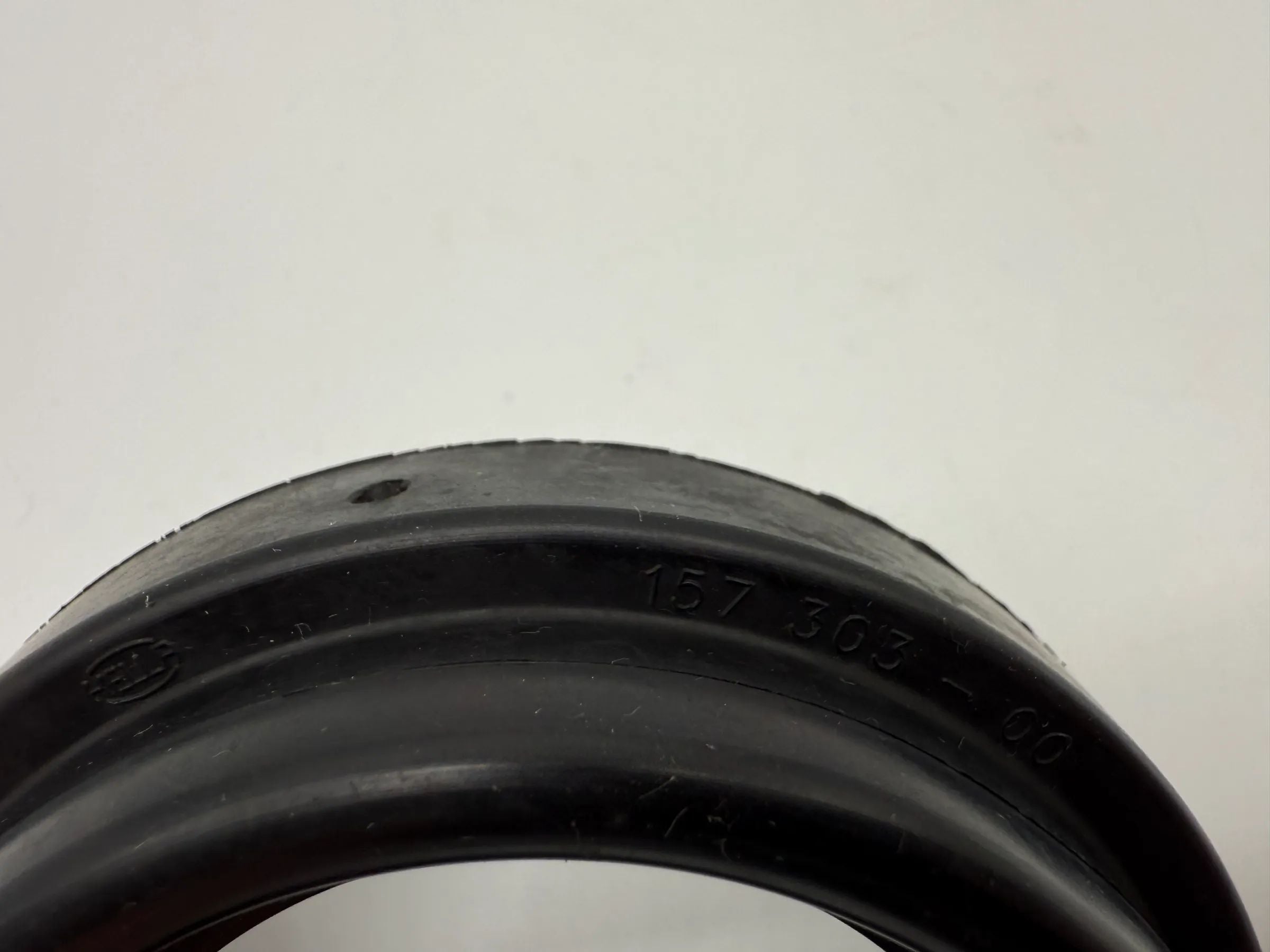 Oryginalna osłona gumowa lampy przedniej Opel Astra G 157 303-00