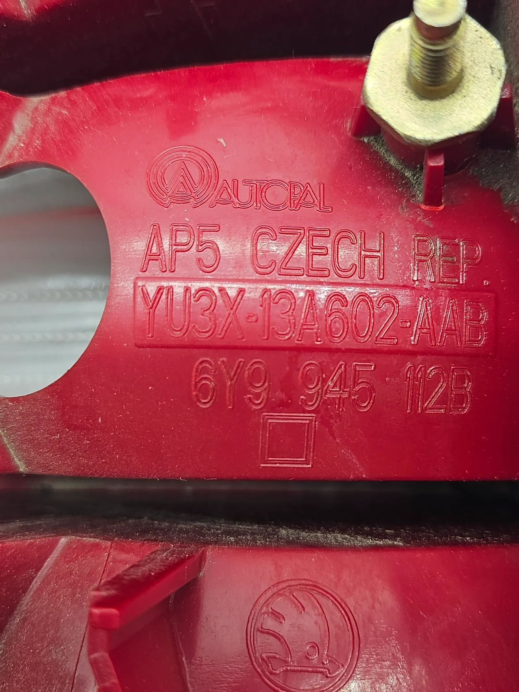 Original Skoda Fabia Mk1 (6Y)  Rückleuchte Heckleuchte rechts YU3X13A602AAB