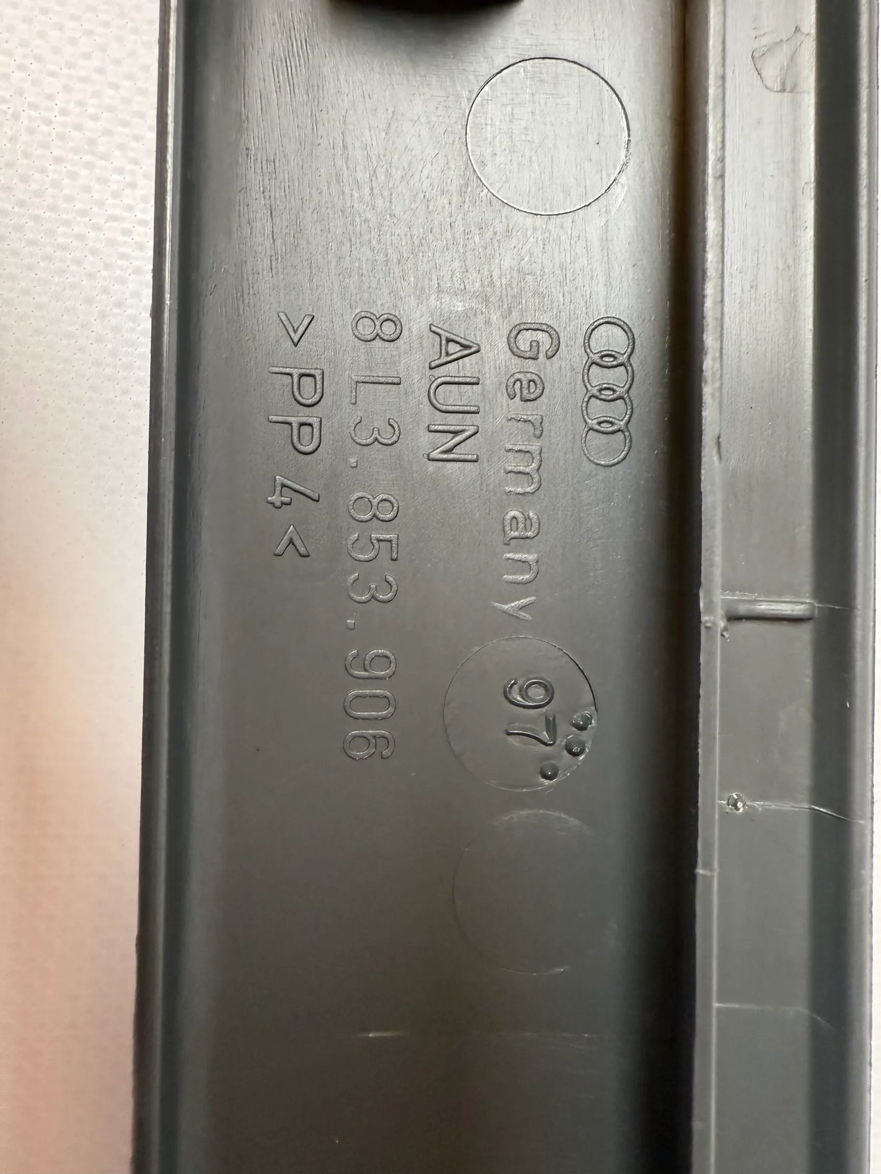 Oryginalna listwa progowa Audi A3 S3 8L 2-drzwiowa prawa 8L3853906