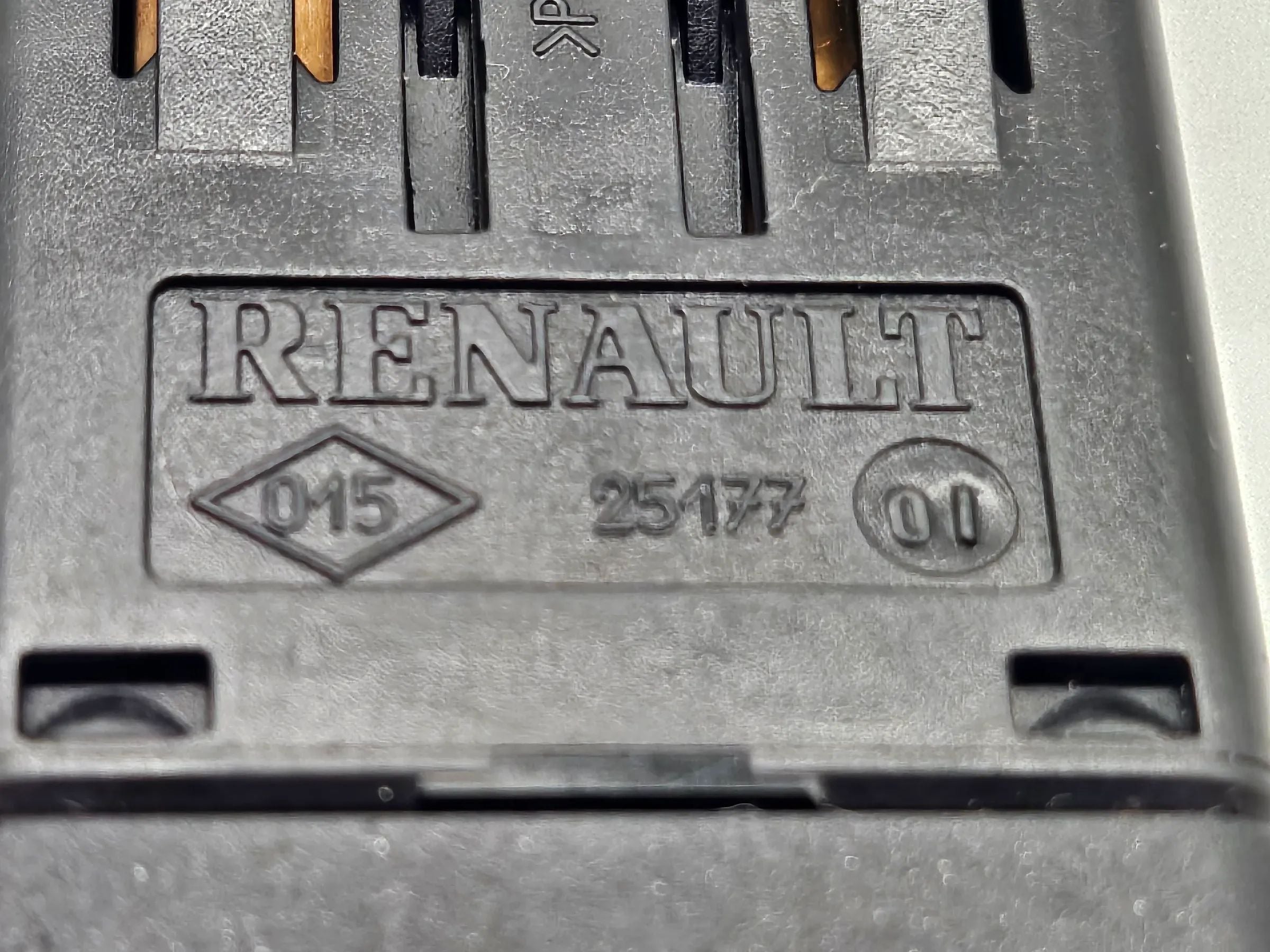 RENAULT MEGANE I 1 WARNBLINKER SCHALTER WARNLICHT KNOPF 7700435867