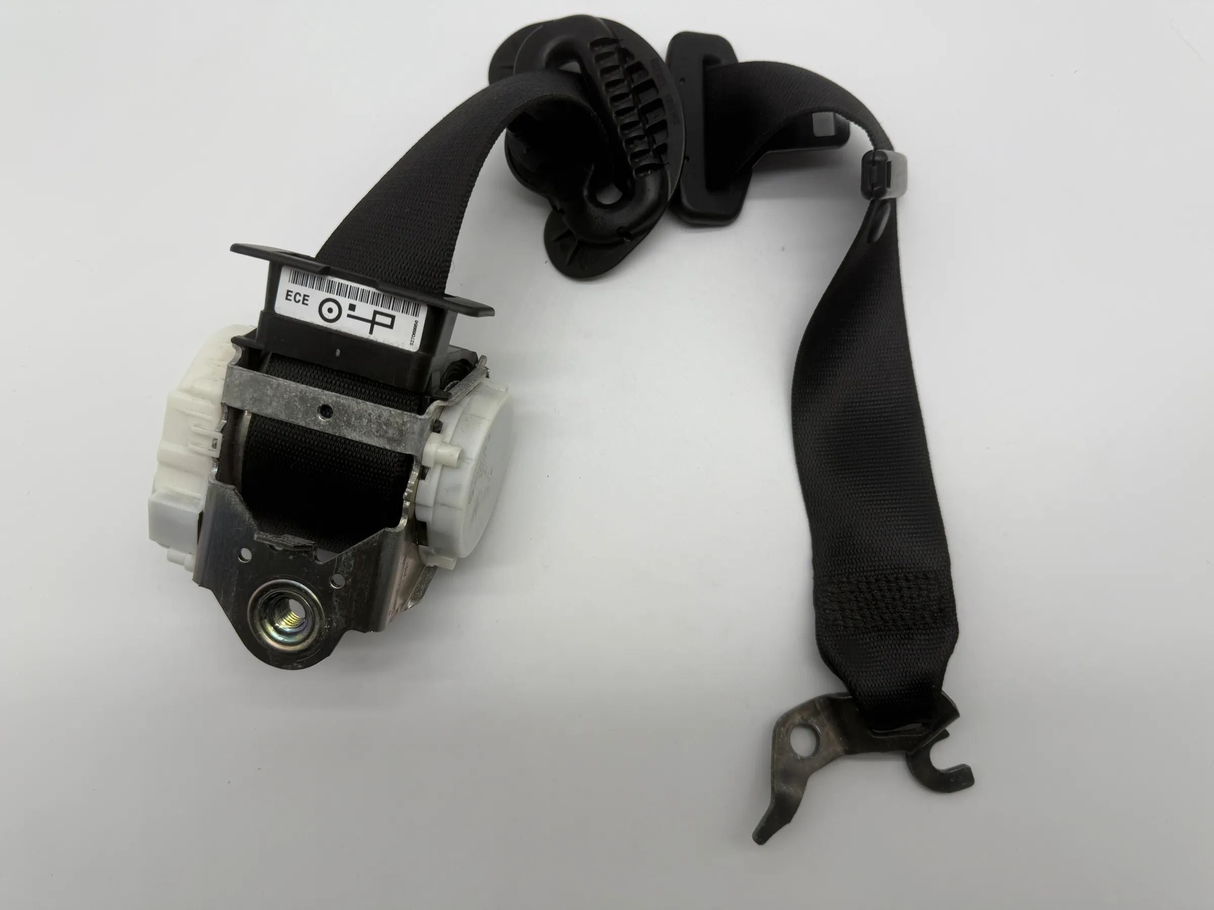 Orijinal BMW 116i (E81,E87,E90/E91) Ön Sağ Emniyet Kemeri 330598492