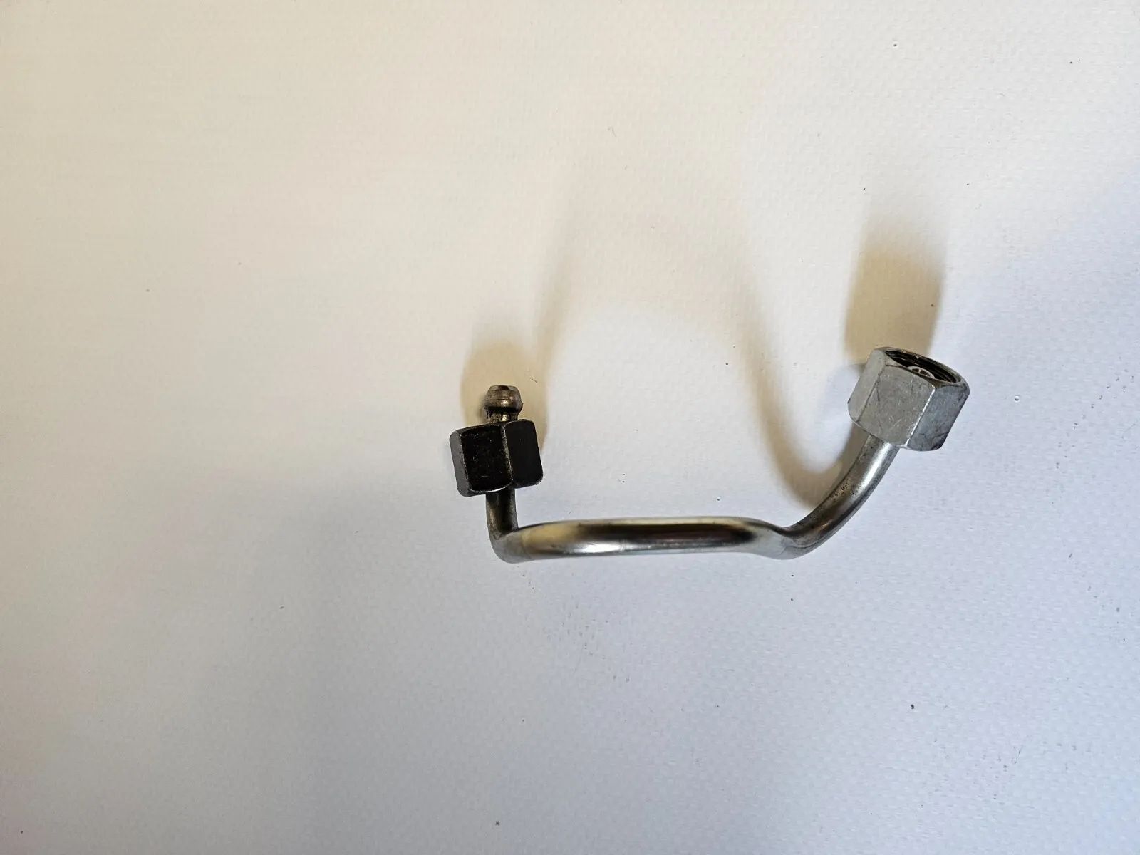 Original Volvo Motorcode D4204T9  2.0 D Einspritzleitung Dieselleitung 31303504